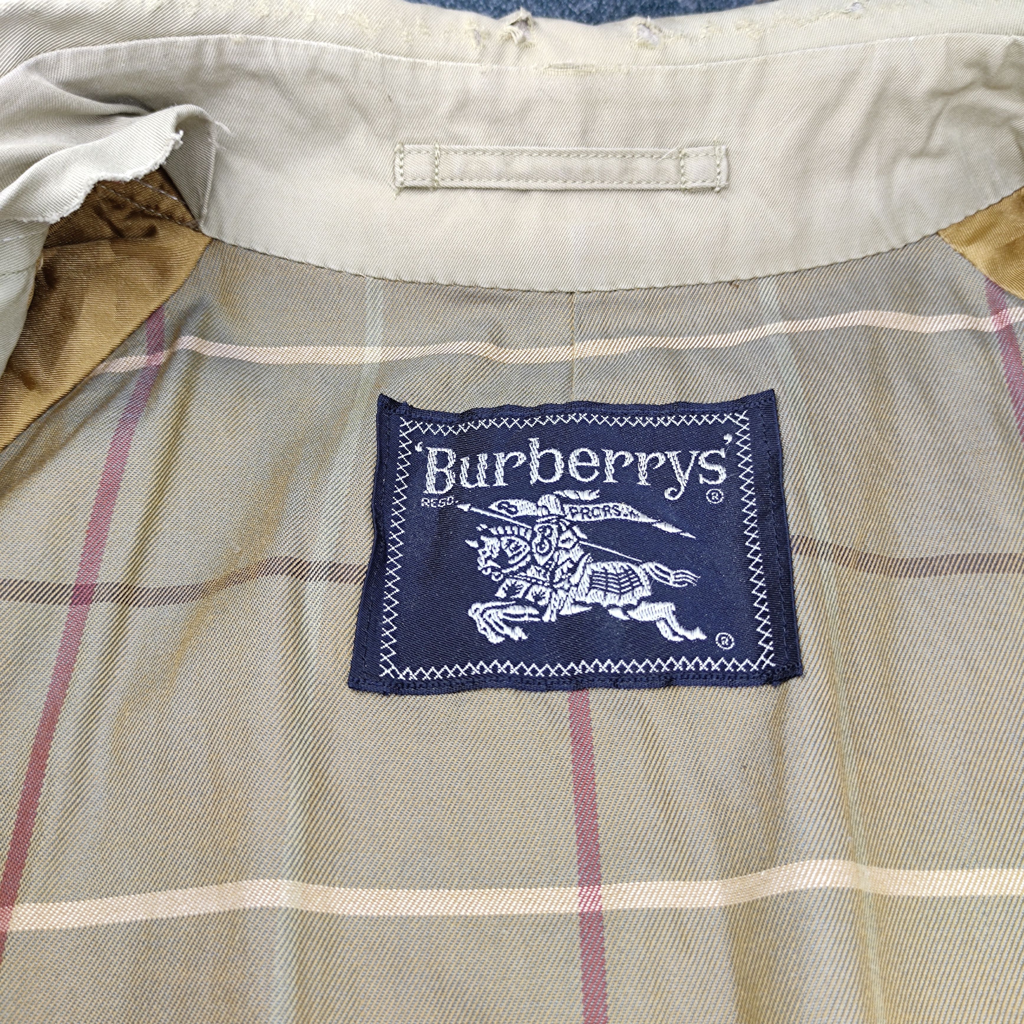 Burberry A34 vintage Burberrys trench coat jacket THRASHED Size US L / EU 52-54 / 3 - 17 Thumbnail