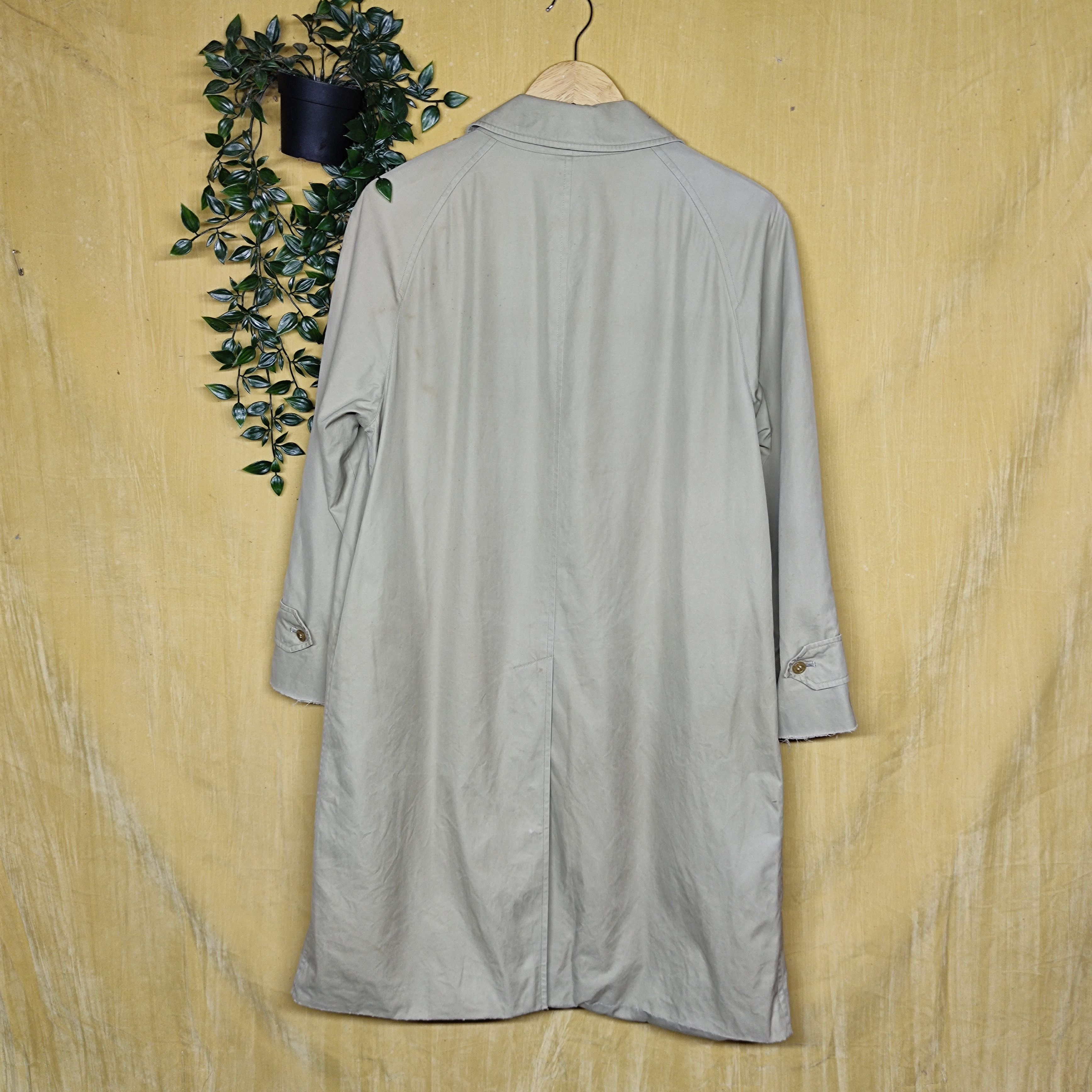 Burberry A34 vintage Burberrys trench coat jacket THRASHED Size US L / EU 52-54 / 3 - 2 Thumbnail