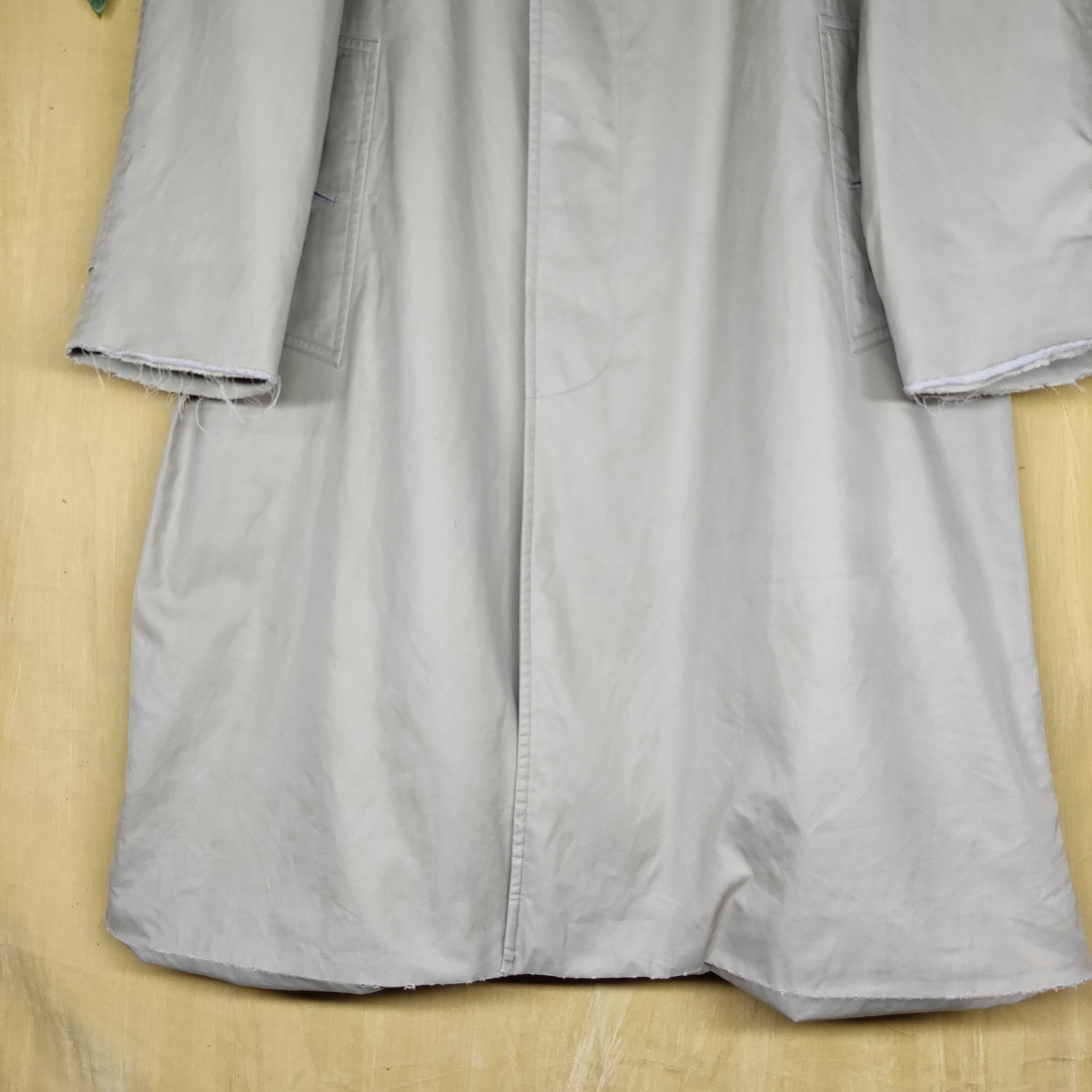 Burberry A34 vintage Burberrys trench coat jacket THRASHED Size US L / EU 52-54 / 3 - 4 Thumbnail