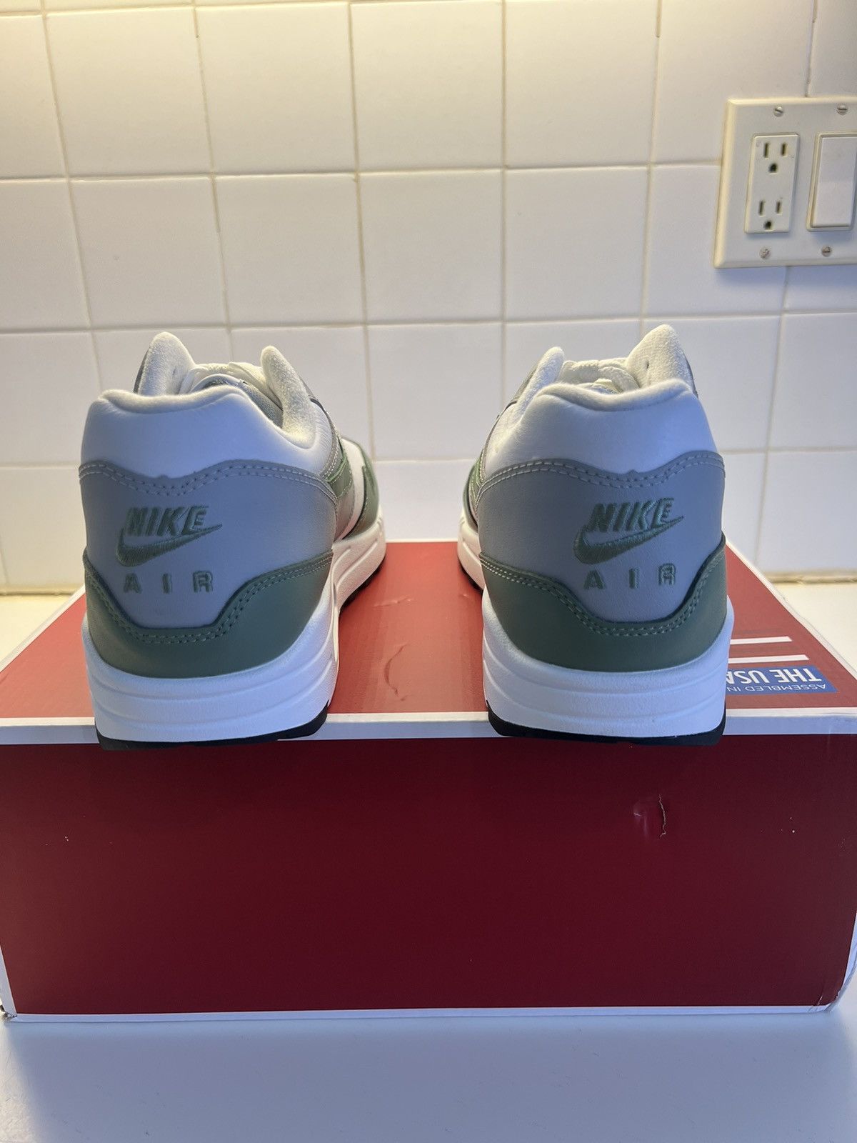 Nike Nike Air Max 1 Spiral Sage Size US 10 / EU 43 - 6 Thumbnail