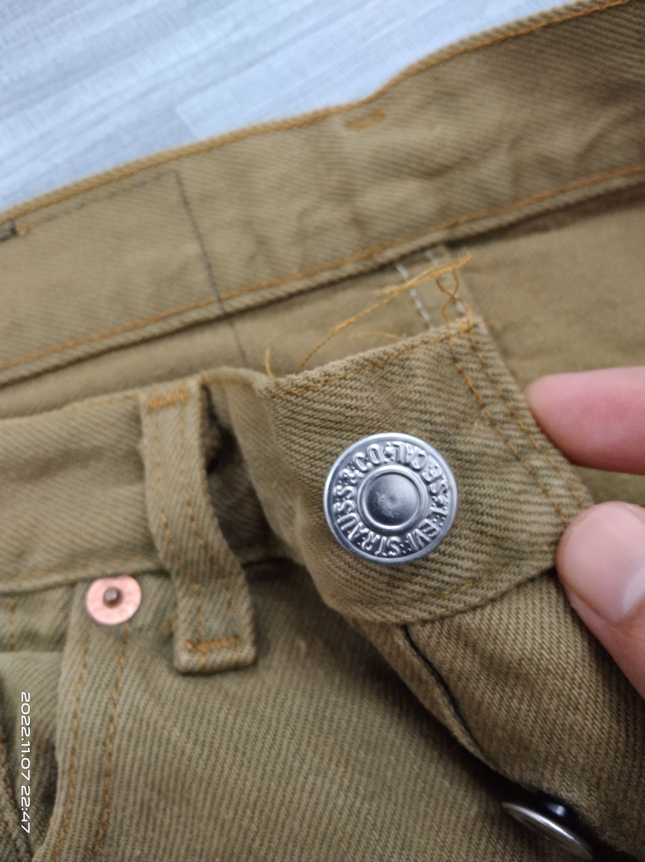 Levi's Vintage Clothing DISTRESSED LEVIS 501 VINTAGE 80s Size US 29 - 8 Thumbnail