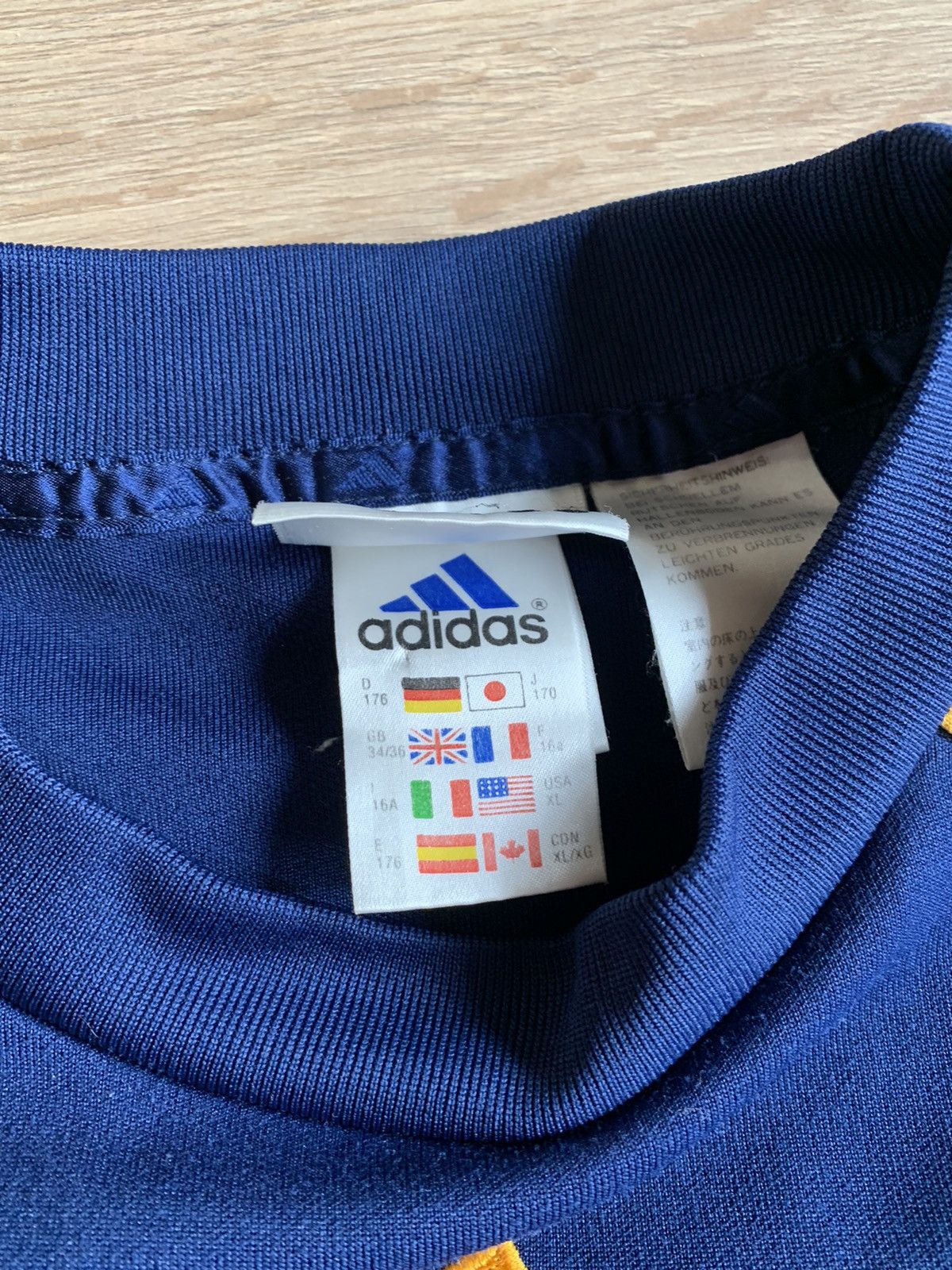 Adidas Vintage y2k Adidas x Ajax Amsterdam Crewneck Sweatshirt Size US S / EU 44-46 / 1 - 5 Thumbnail