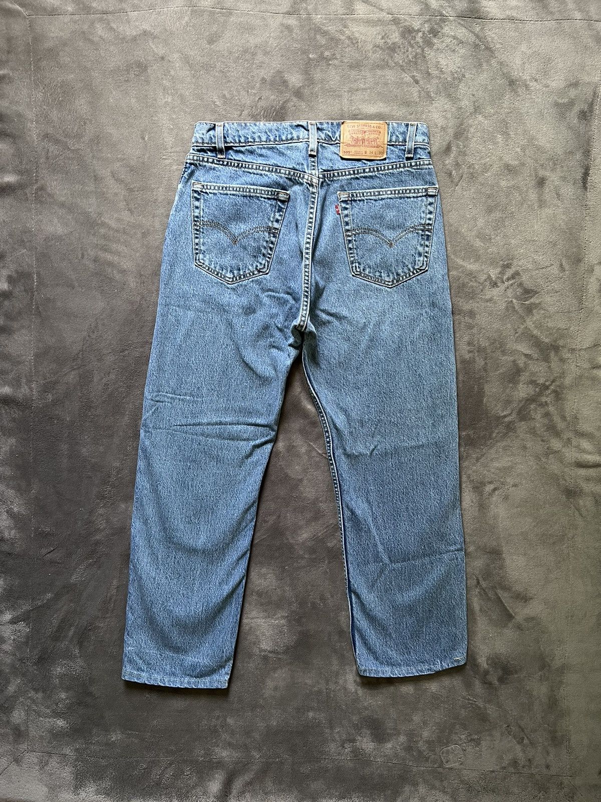 Vintage 90’s Levi’s relaxed fit jeans