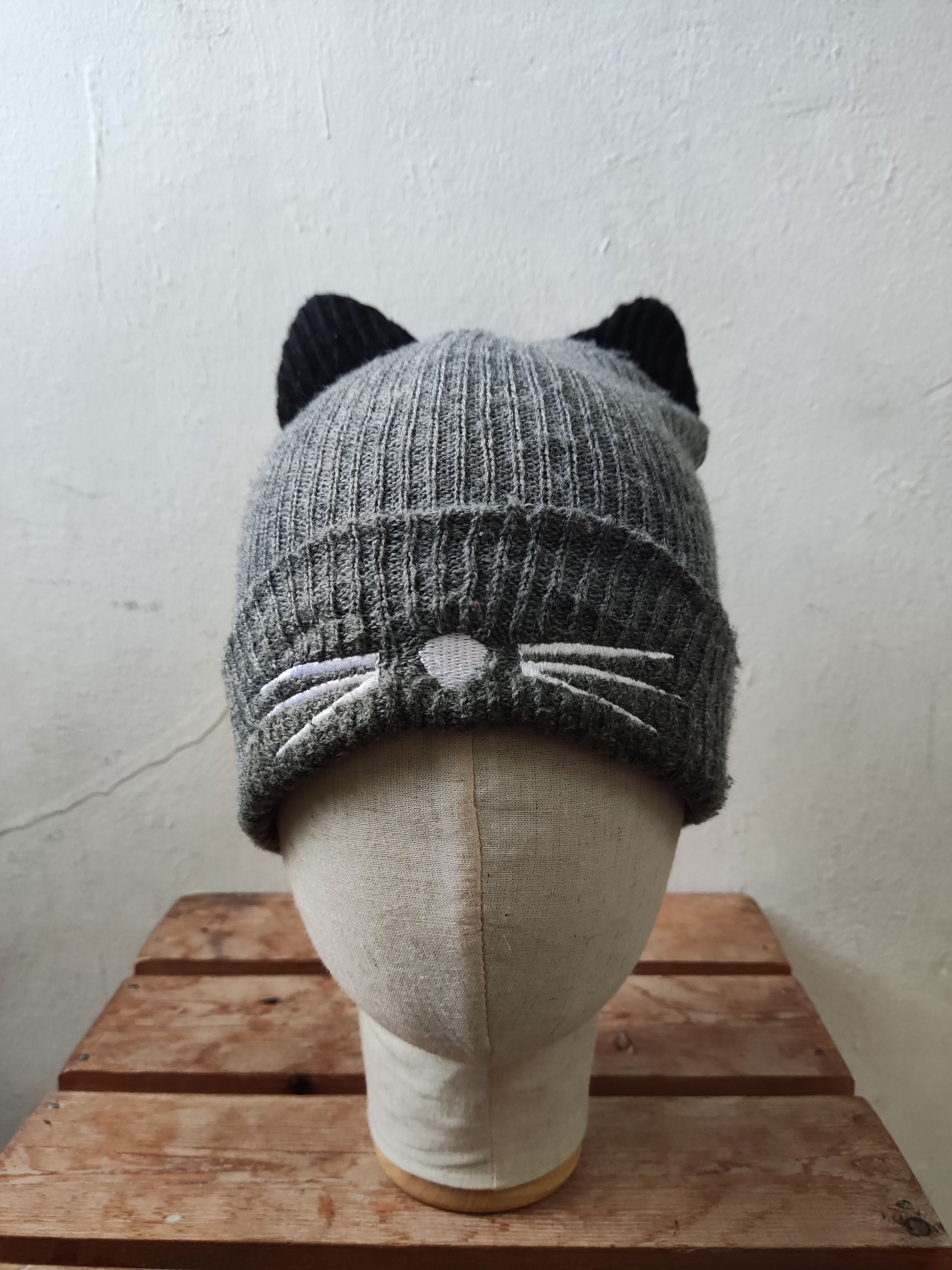 Japanese Brand Japanese Cat Ear Beanie Hat Size ONE SIZE - 1 Thumbnail