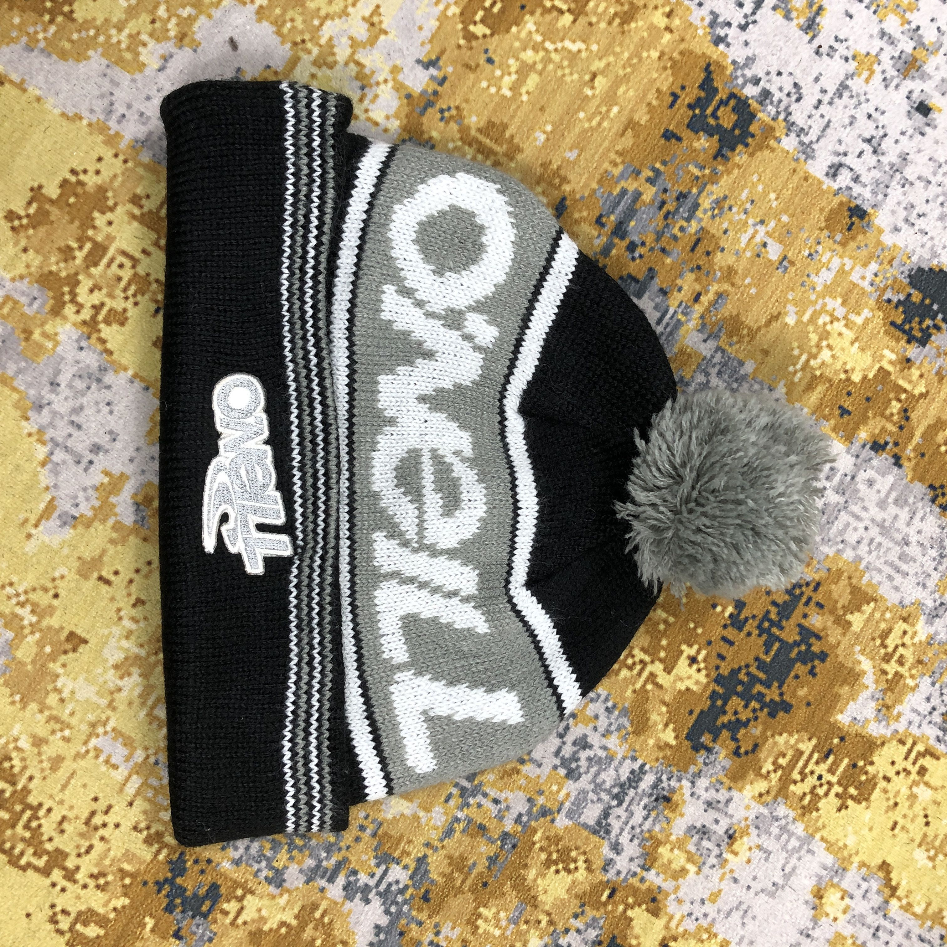 O'Neill × Vintage Vintage Oneill Spellout Bobble Beanie Hat B2247 Size ONE SIZE - 3 Thumbnail