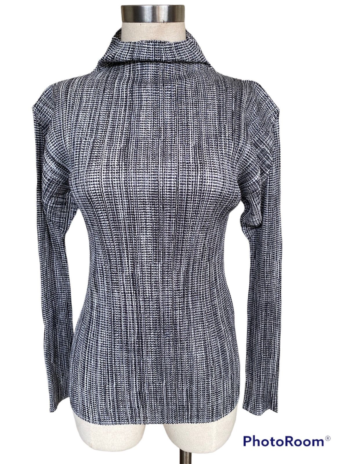 vintage pleat please