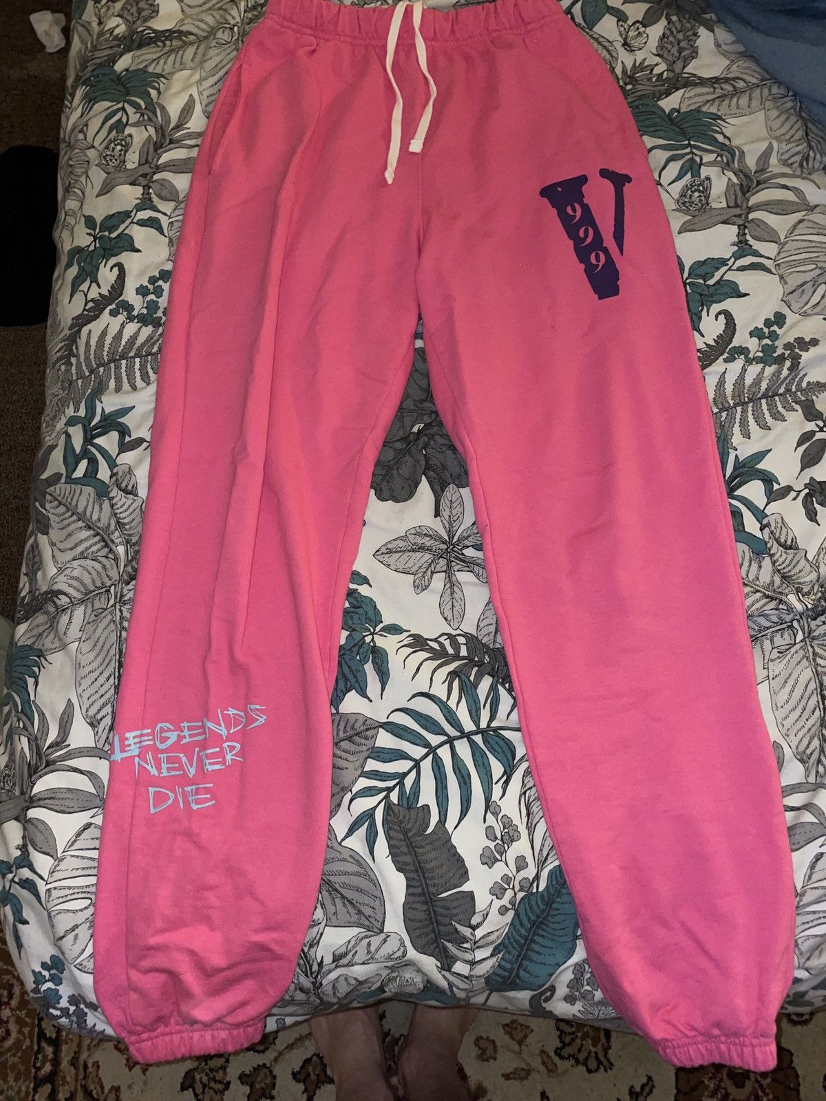 Vlone Vlone x juice wrld sweatpants Grailed