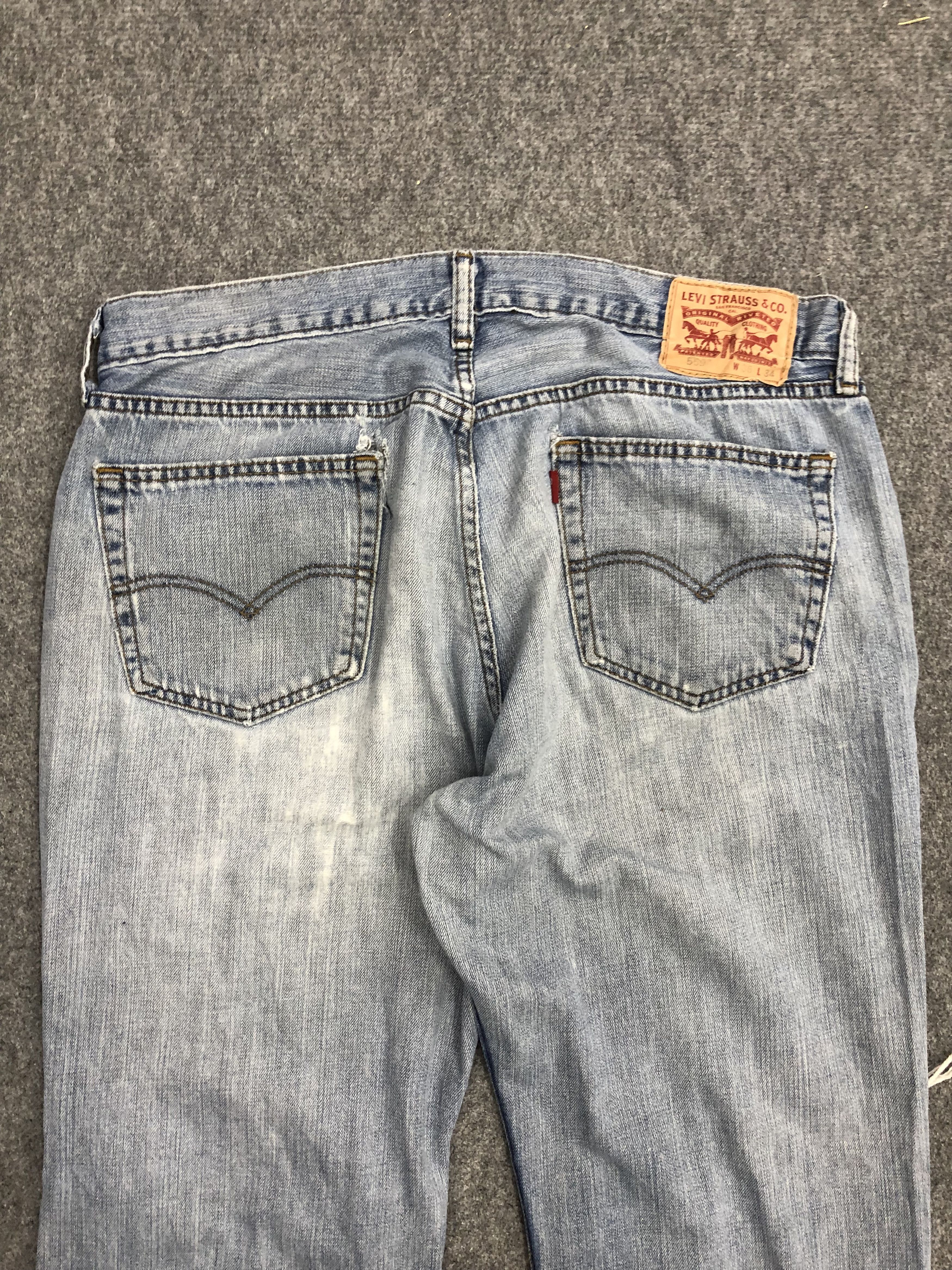 Levi's Vintage Levis 559 Light Wash Jeans DP1236 Size US 37 - 4 Thumbnail
