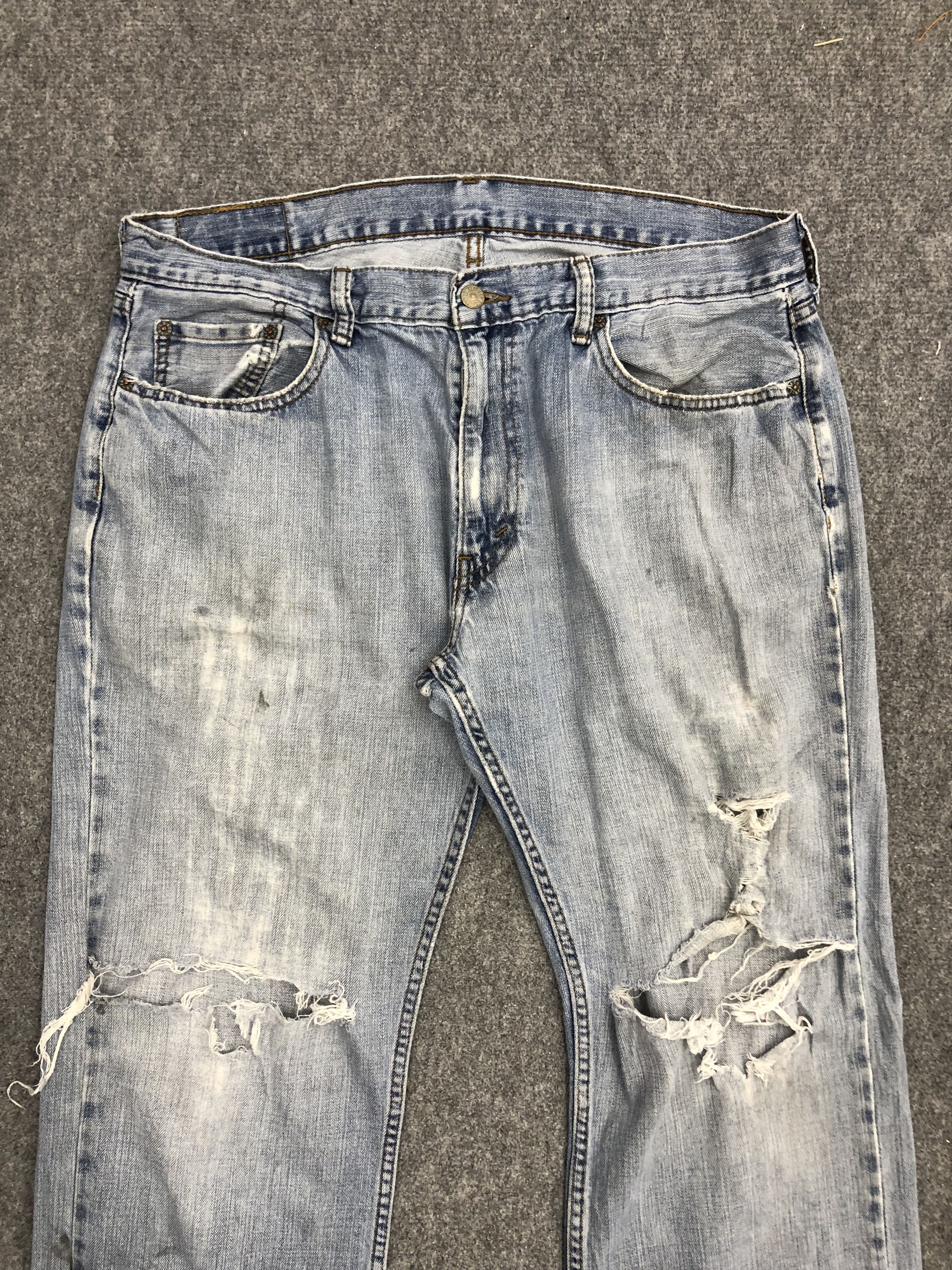Levi's Vintage Levis 559 Light Wash Jeans DP1236 Size US 37 - 2 Thumbnail