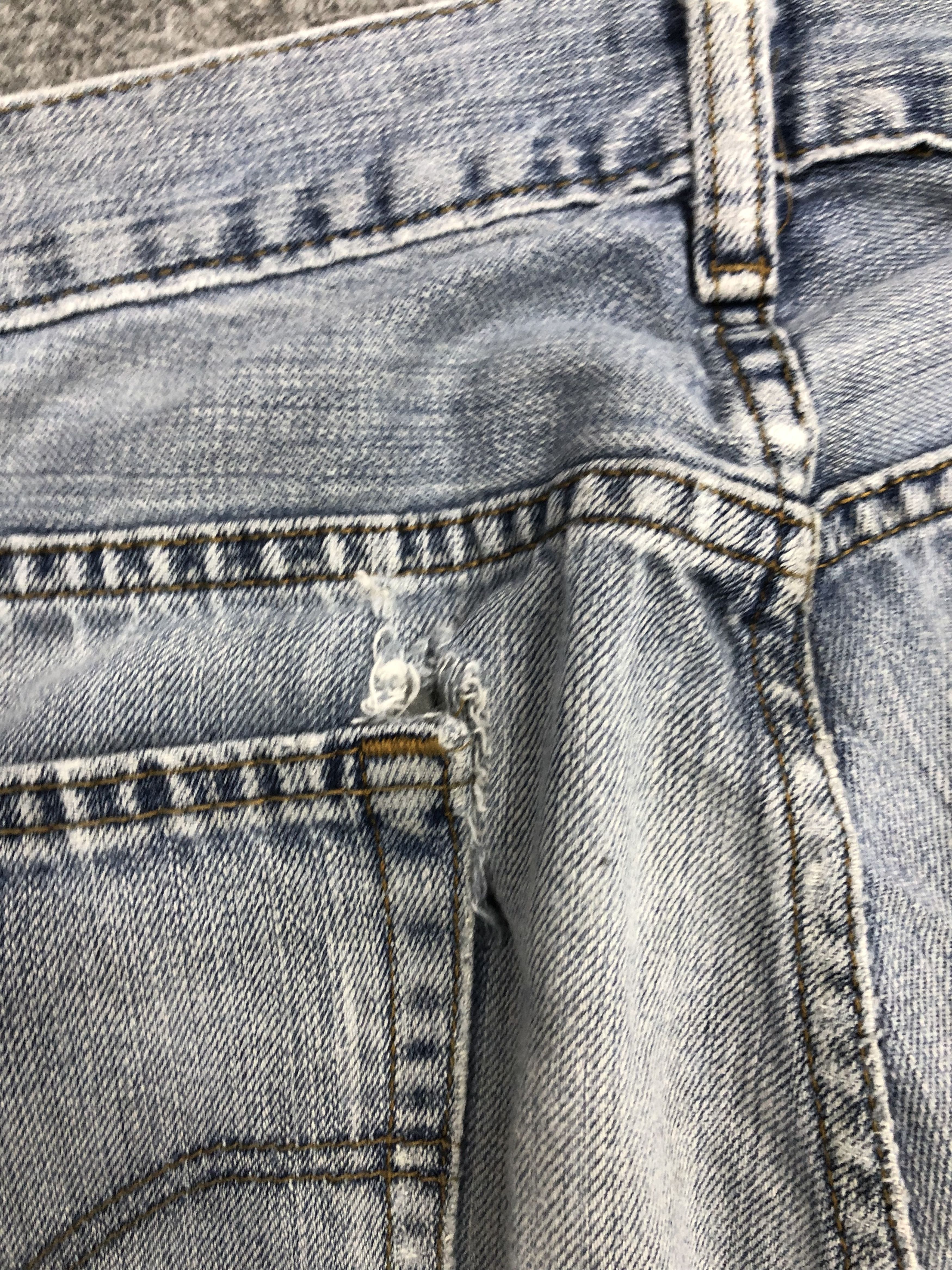Levi's Vintage Levis 559 Light Wash Jeans DP1236 Size US 37 - 13 Thumbnail