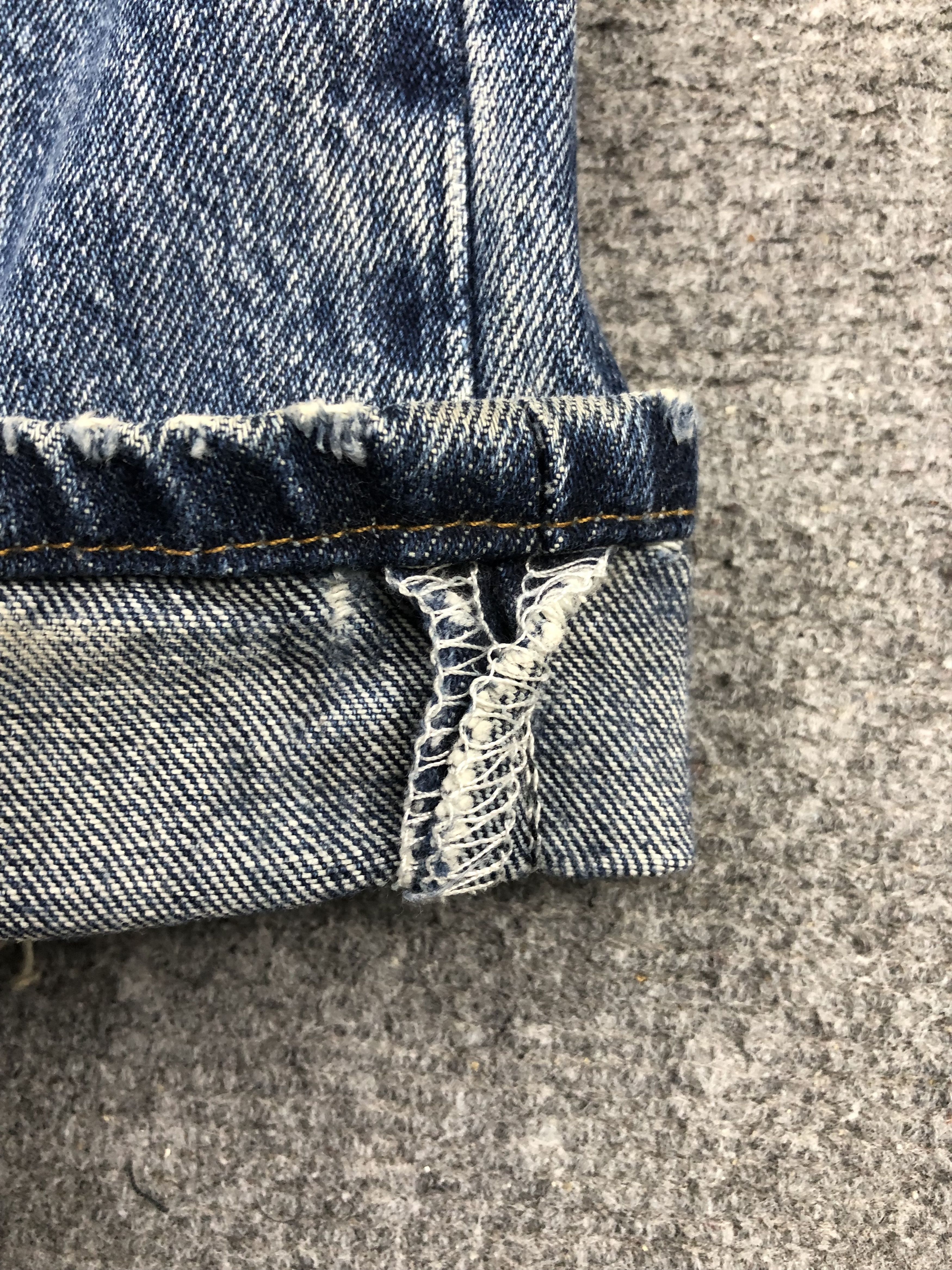 Levi's Faded Blue Vintage Levis 501 Jeans DP1513 Size US 35 - 9 Thumbnail