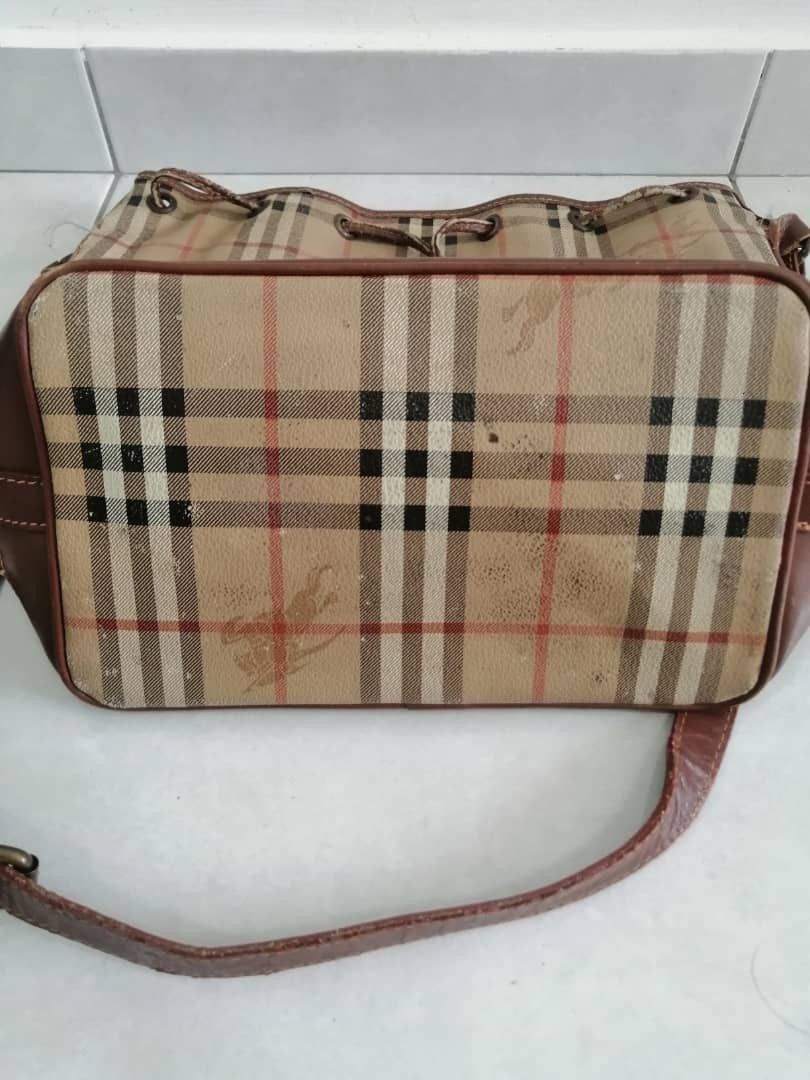 VINTAGE BURBERRYS BUCKET BAG