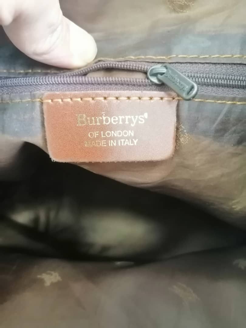VINTAGE BURBERRYS BUCKET BAG