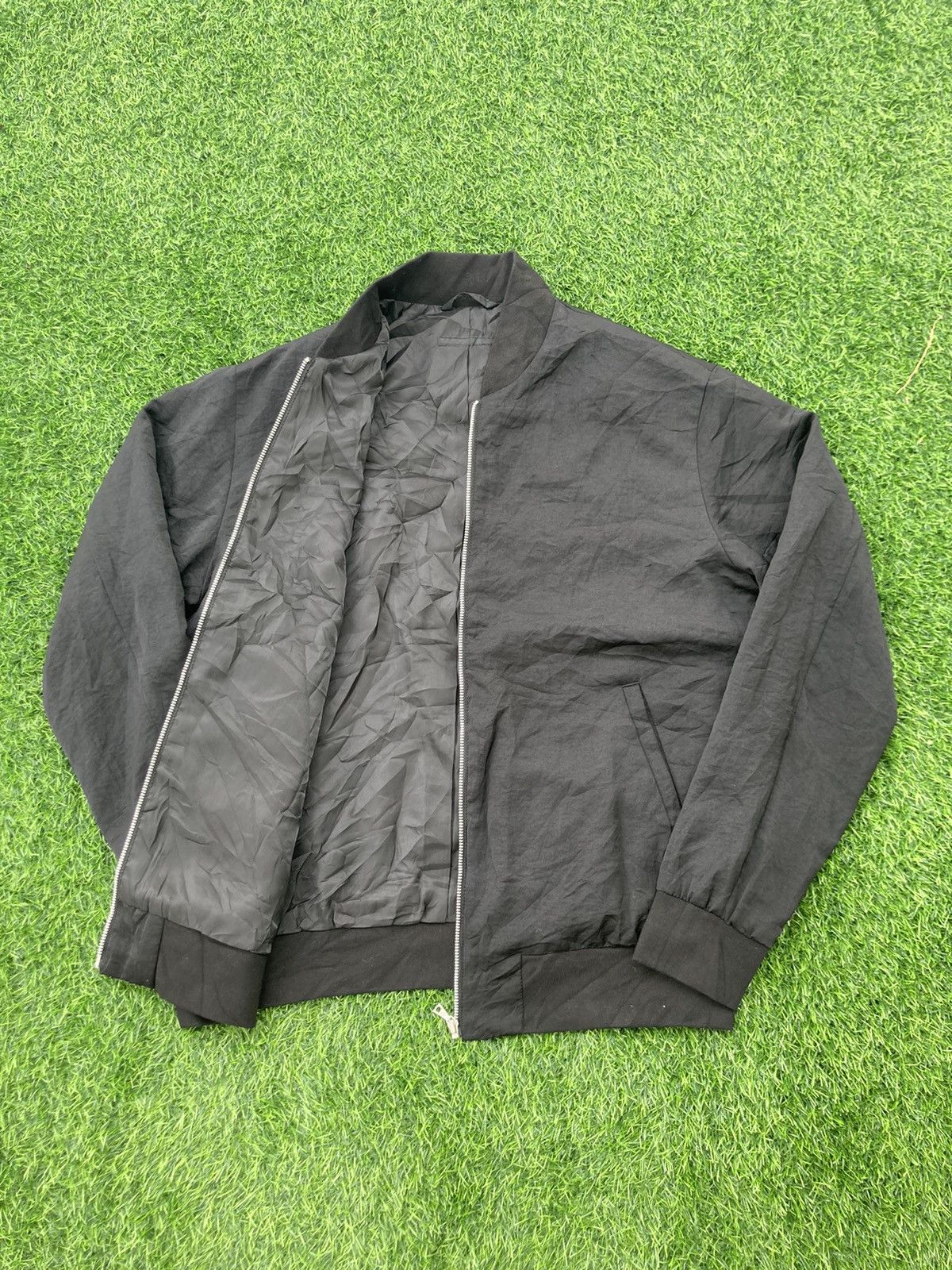 UNIQLO BOMBER JACKET