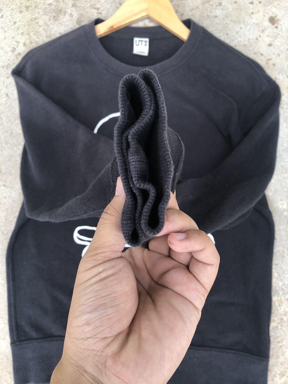 Kaws × Peanuts × Uniqlo KAWS X PEANUTS Snoopy sweatshirt Size US S / EU 44-46 / 1 - 5 Thumbnail