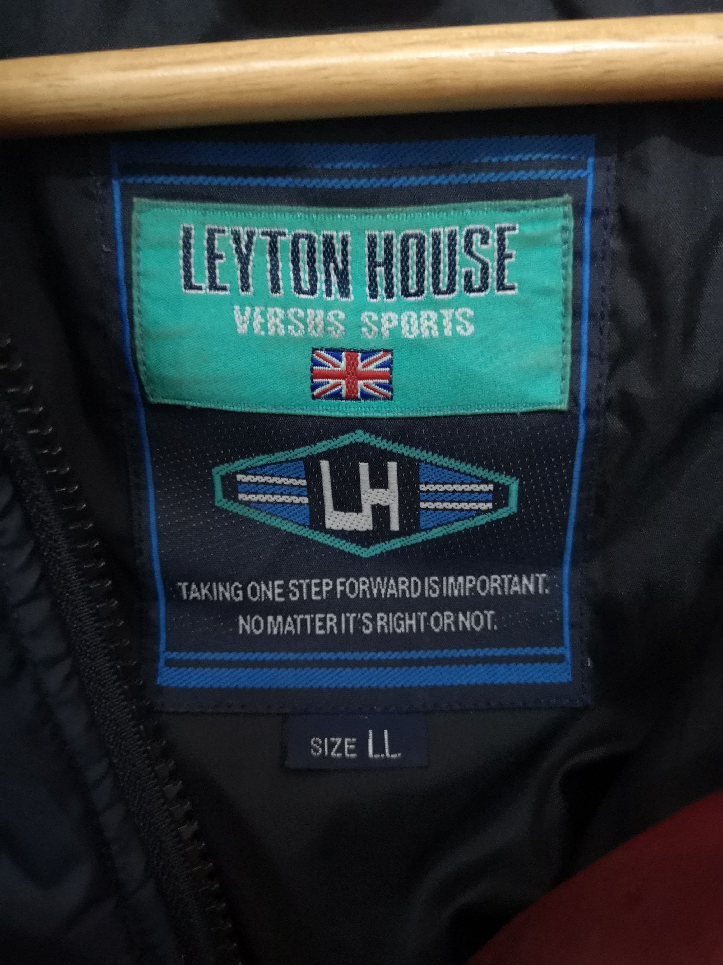 Vintage Vintage LEYTON HOUSE FORMULA RACING DOWN PUFFER JACKET Size US XL / EU 56 / 4 - 4 Thumbnail