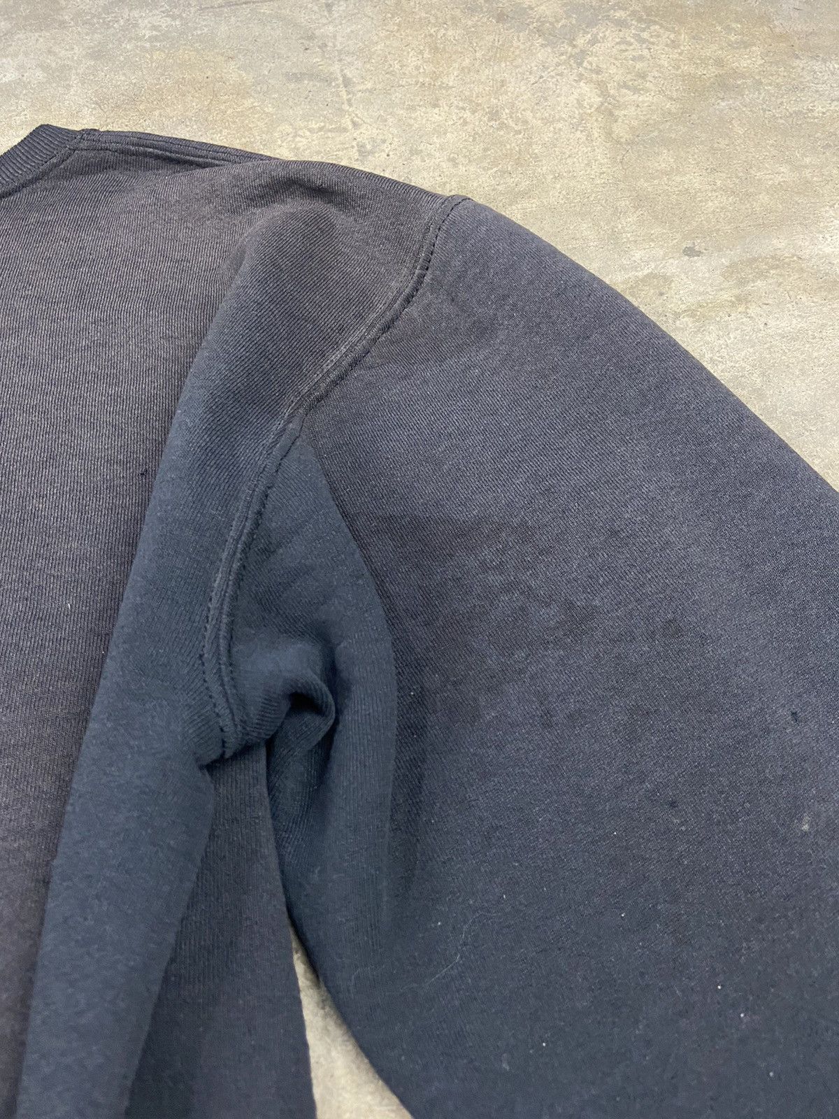 Insane!! Vintage faded perfectly Russell blank black crew