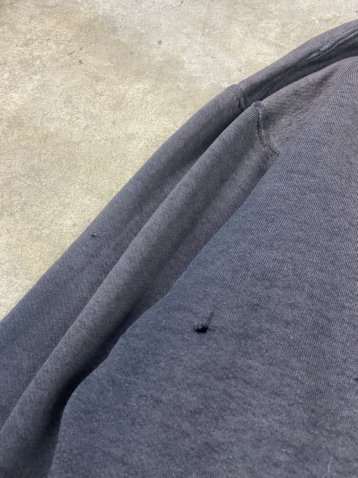 Insane!! Vintage faded perfectly Russell blank black crew