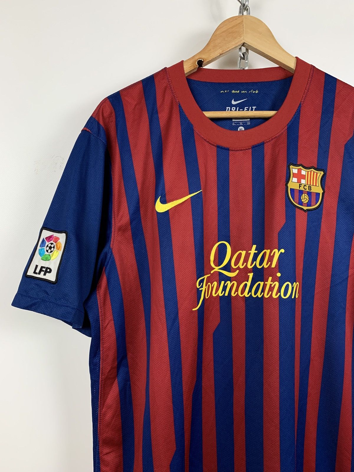 Nike 2011-2012 Nike FC Barcelona Home Soccer Jersey Size US XL / EU 56 / 4 - 3 Thumbnail