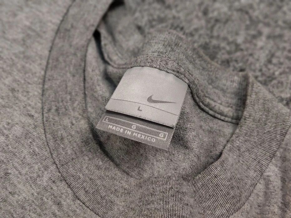 Nike Vintage 90's Nike Gray Center logo T Shirt Tee Size US L / EU 52-54 / 3 - 8 Thumbnail