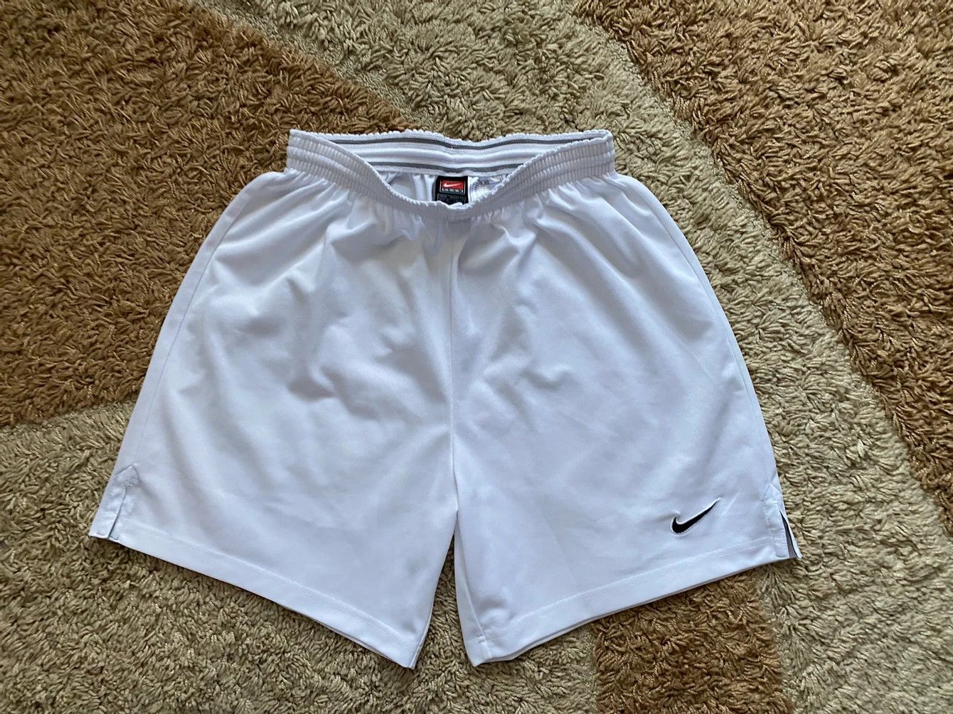 Nike Vintage Nike Swoosh Logo White Shorts Size US 32 / EU 48 - 1 Preview