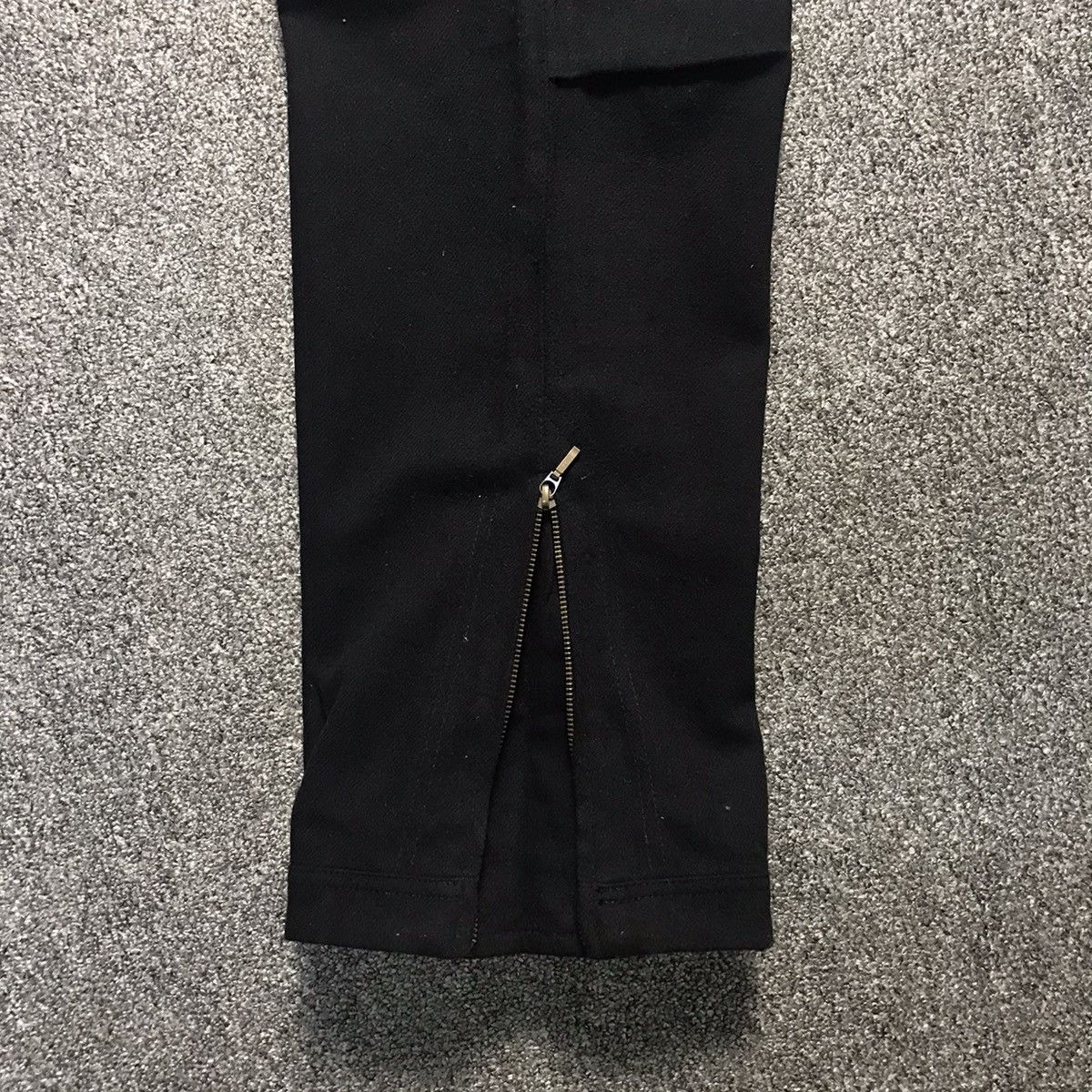 French Connection 2000's French Connection Black Zipper Cargo Pant Size US 33 - 10 Thumbnail