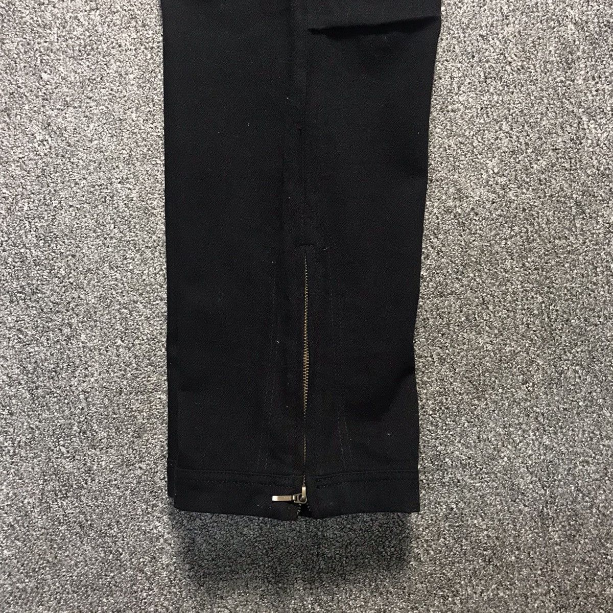 French Connection 2000's French Connection Black Zipper Cargo Pant Size US 33 - 9 Thumbnail