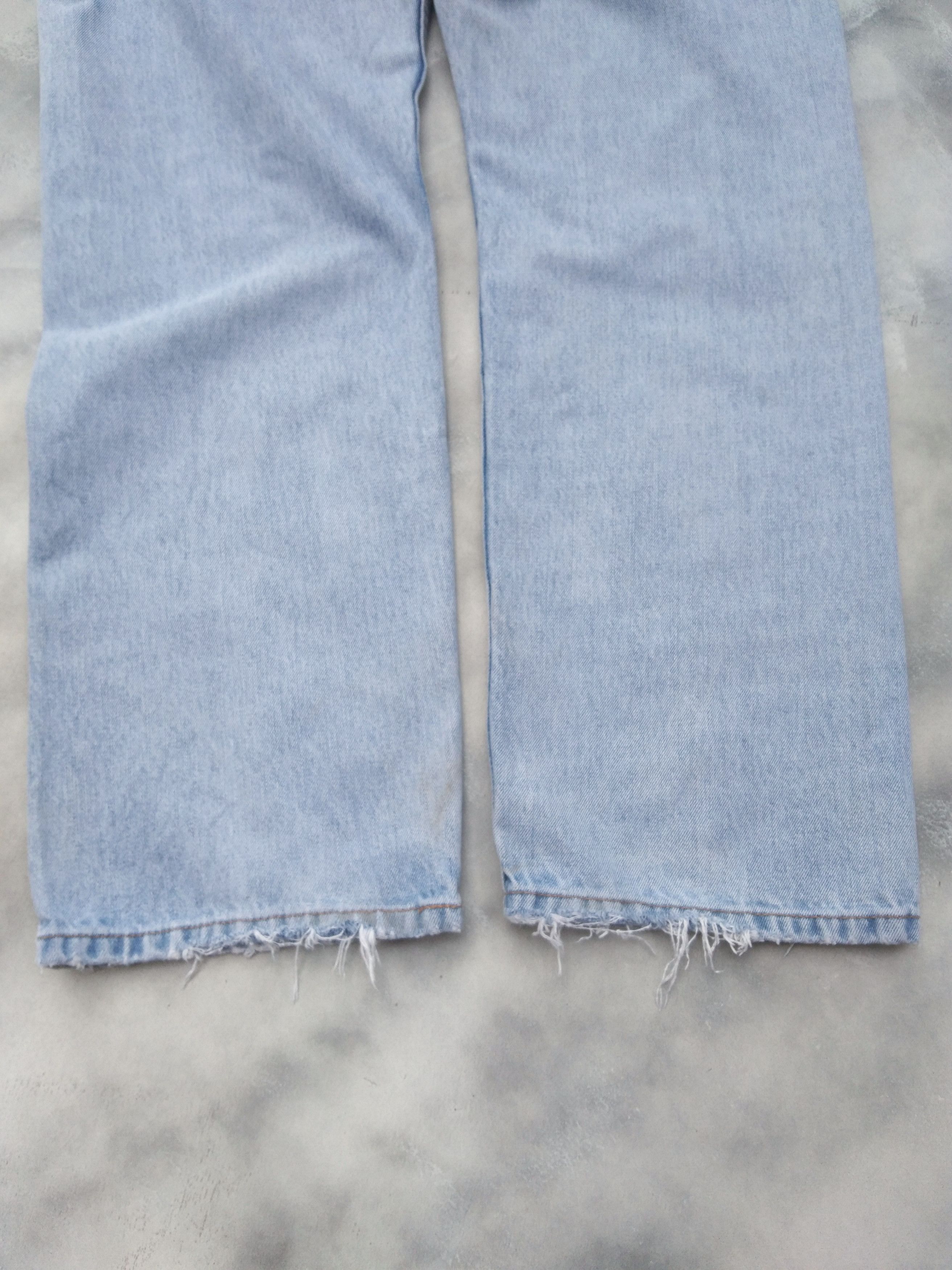 Levi's Vintage Levis Jeans 505 Light Wash Distressed Denim 40x30 Size US 40 / EU 56 - 3 Thumbnail