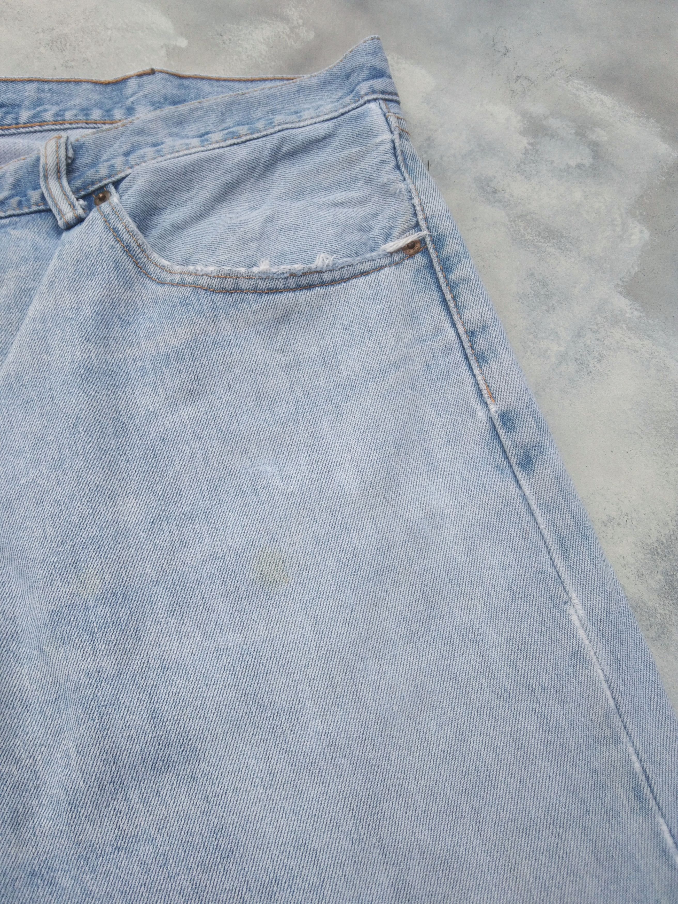 Levi's Vintage Levis Jeans 505 Light Wash Distressed Denim 40x30 Size US 40 / EU 56 - 8 Thumbnail