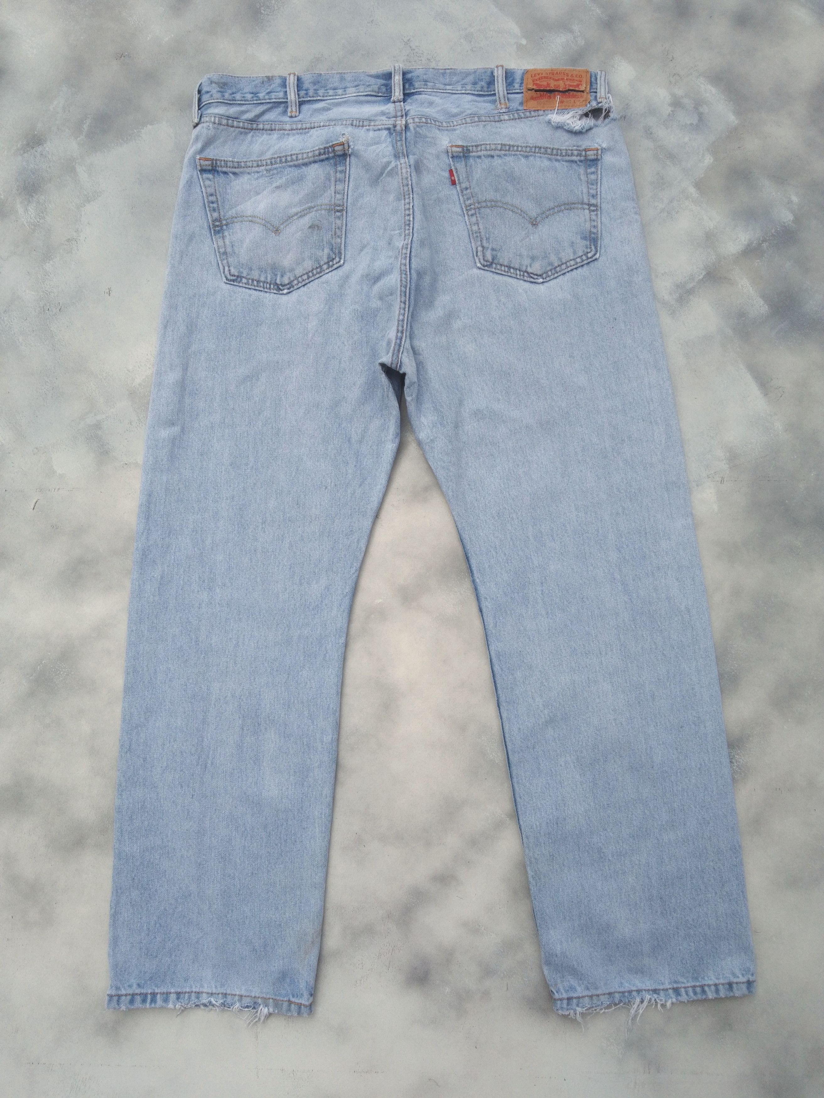 Levi's Vintage Levis Jeans 505 Light Wash Distressed Denim 40x30 Size US 40 / EU 56 - 2 Thumbnail