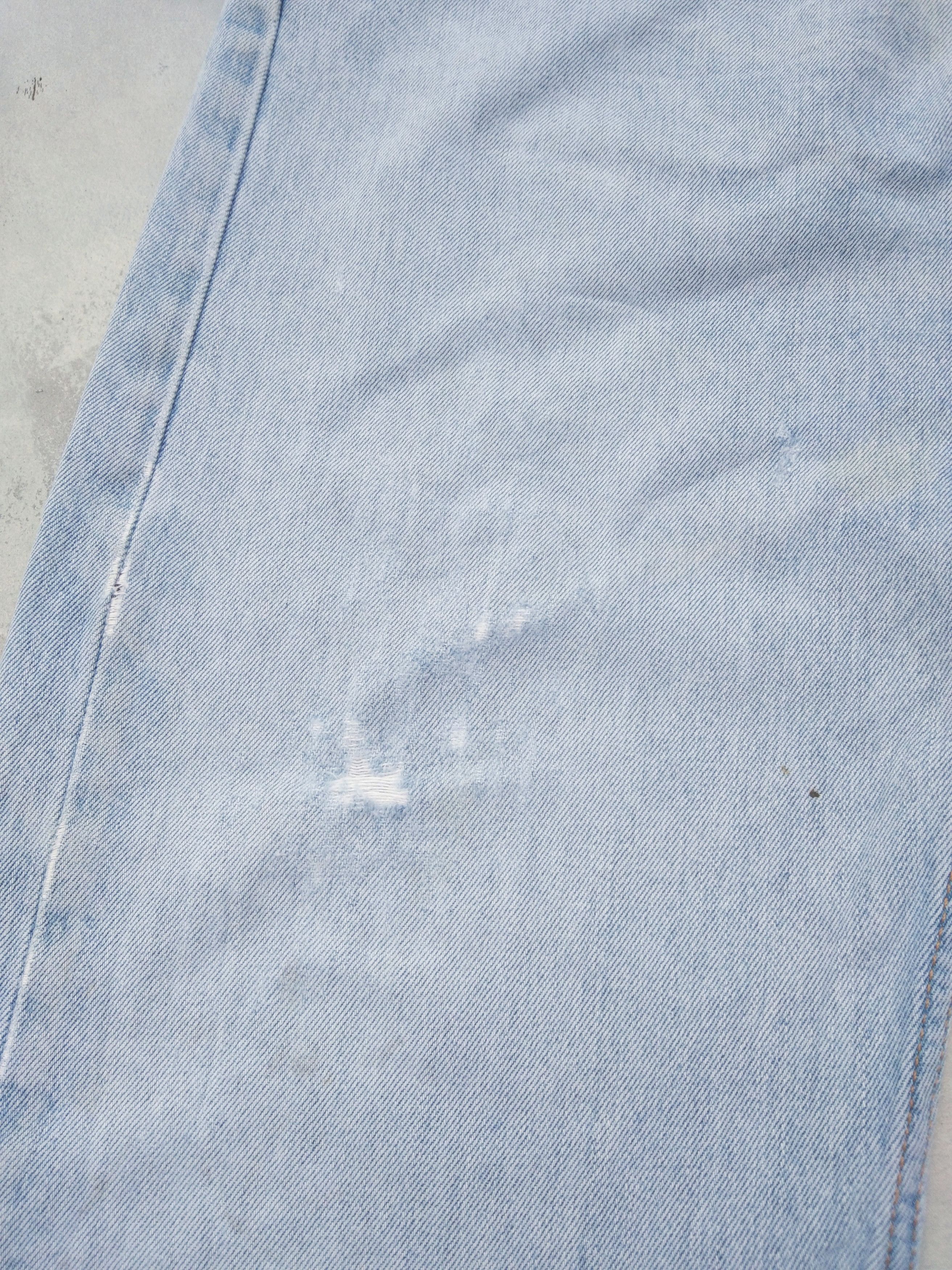 Levi's Vintage Levis Jeans 505 Light Wash Distressed Denim 40x30 Size US 40 / EU 56 - 7 Thumbnail