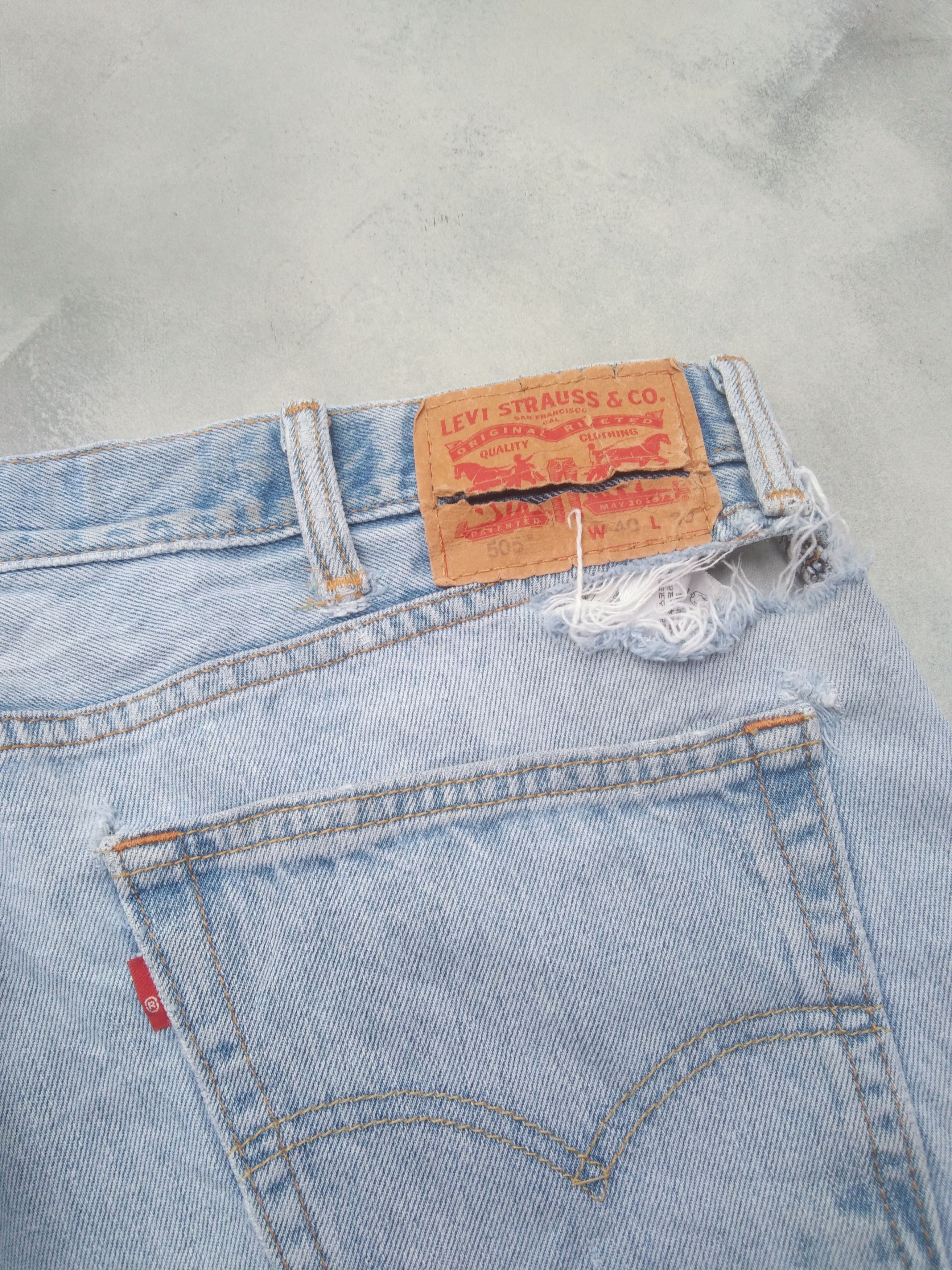 Levi's Vintage Levis Jeans 505 Light Wash Distressed Denim 40x30 Size US 40 / EU 56 - 5 Thumbnail