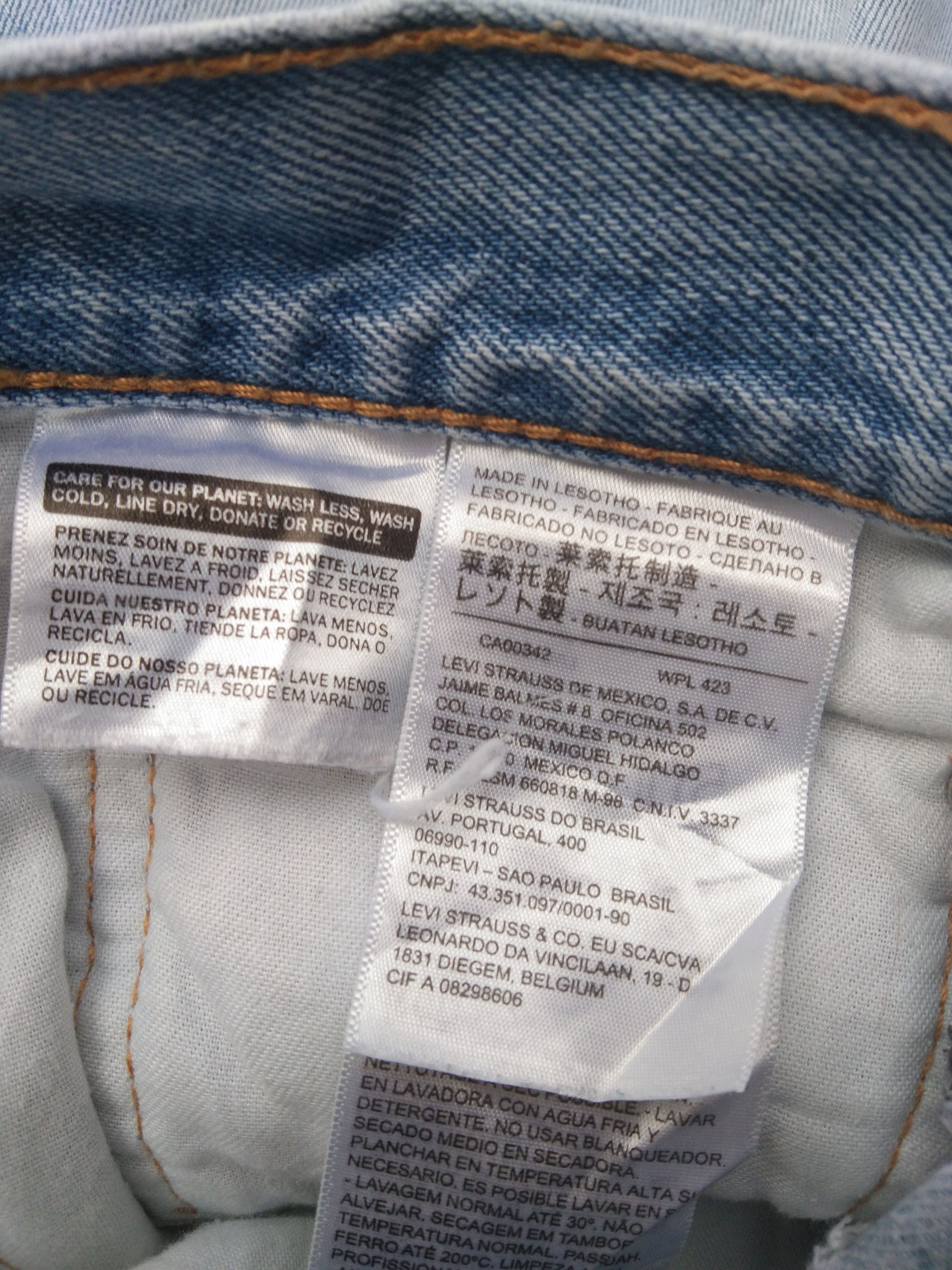 Levi's Vintage Levis Jeans 505 Light Wash Distressed Denim 40x30 Size US 40 / EU 56 - 11 Thumbnail