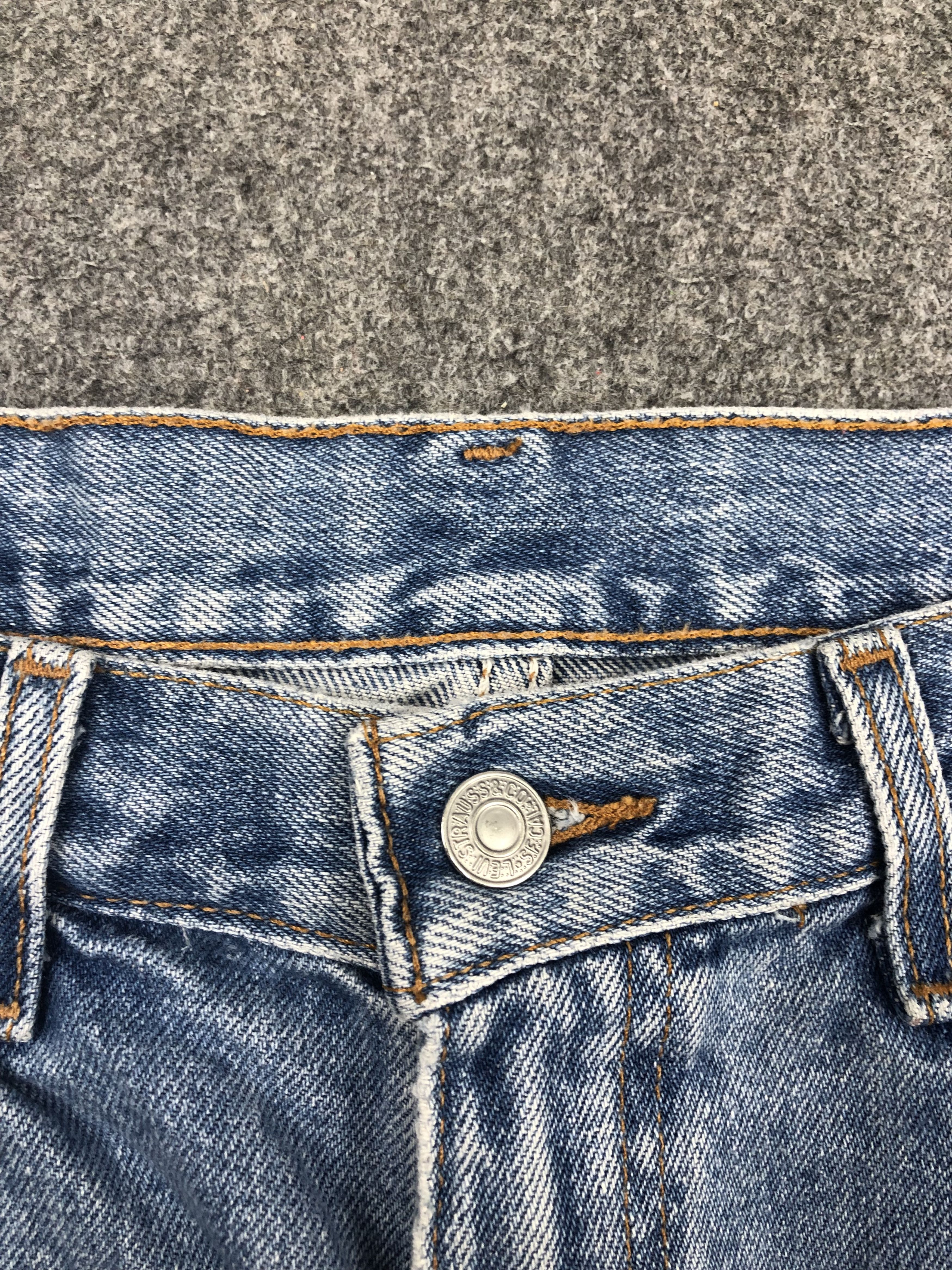 Levi's Vintage 90s Levis 550 Light Blue Jeans DP1533 Size US 35 - 10 Thumbnail