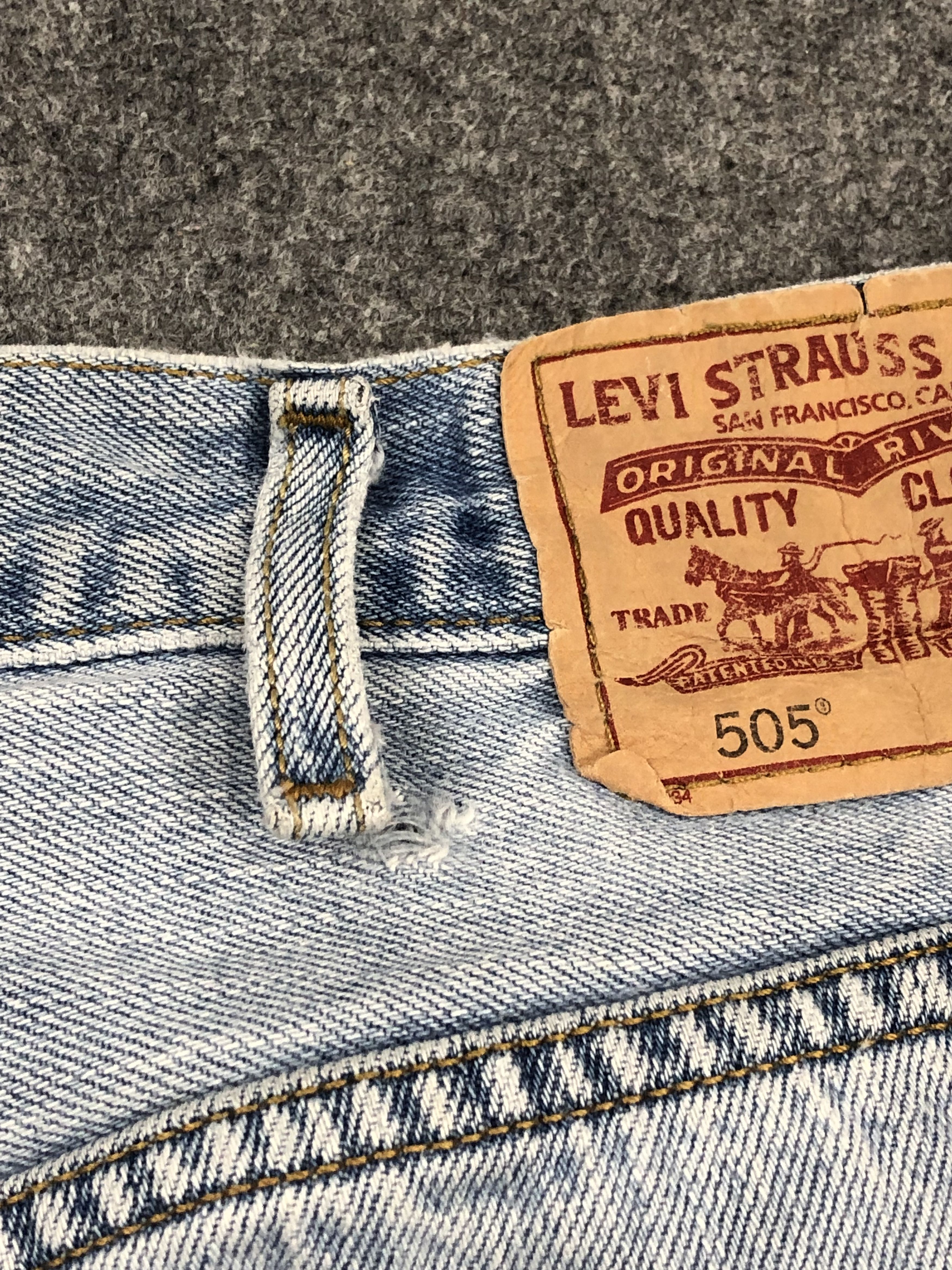 Levi's Vintage Levis 505 Light Wash Jeans DP1523 Size US 40 / EU 56 - 14 Thumbnail