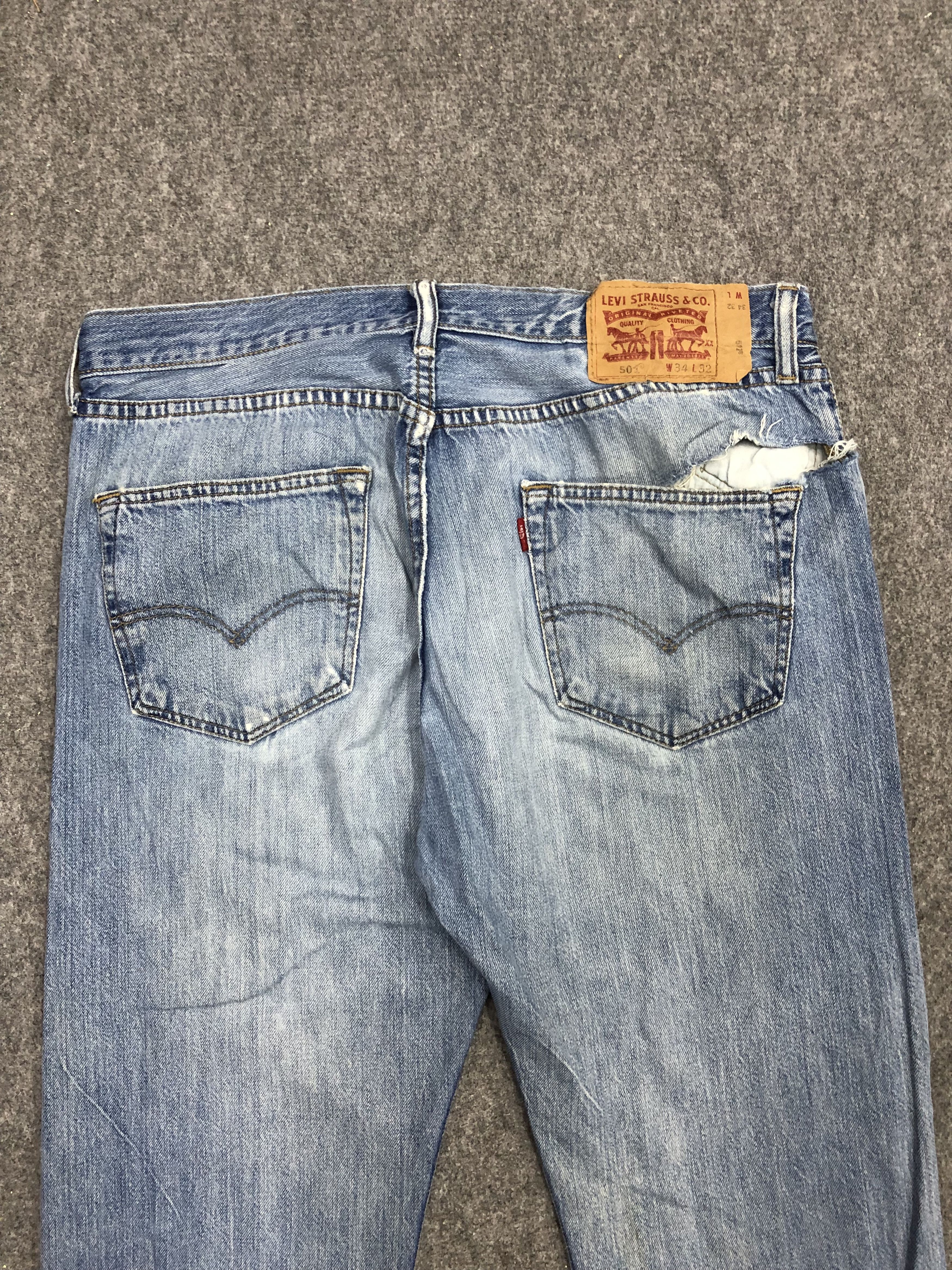 Levi's Vintage Levis 501 Light Wash Denim Jeans DP1214 Size US 30 / EU 46 - 4 Thumbnail