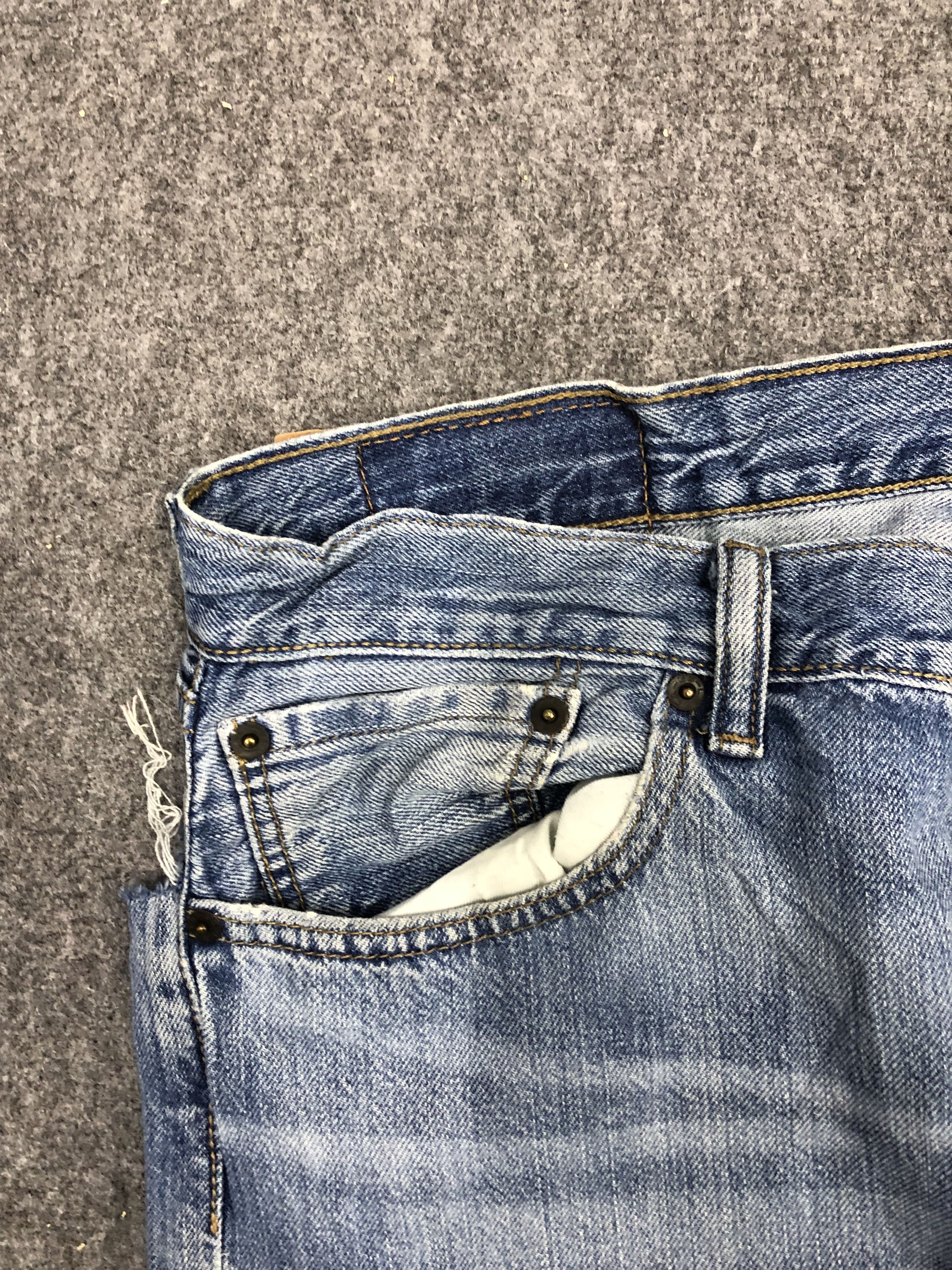 Levi's Vintage Levis 501 Light Wash Denim Jeans DP1214 Size US 30 / EU 46 - 8 Thumbnail