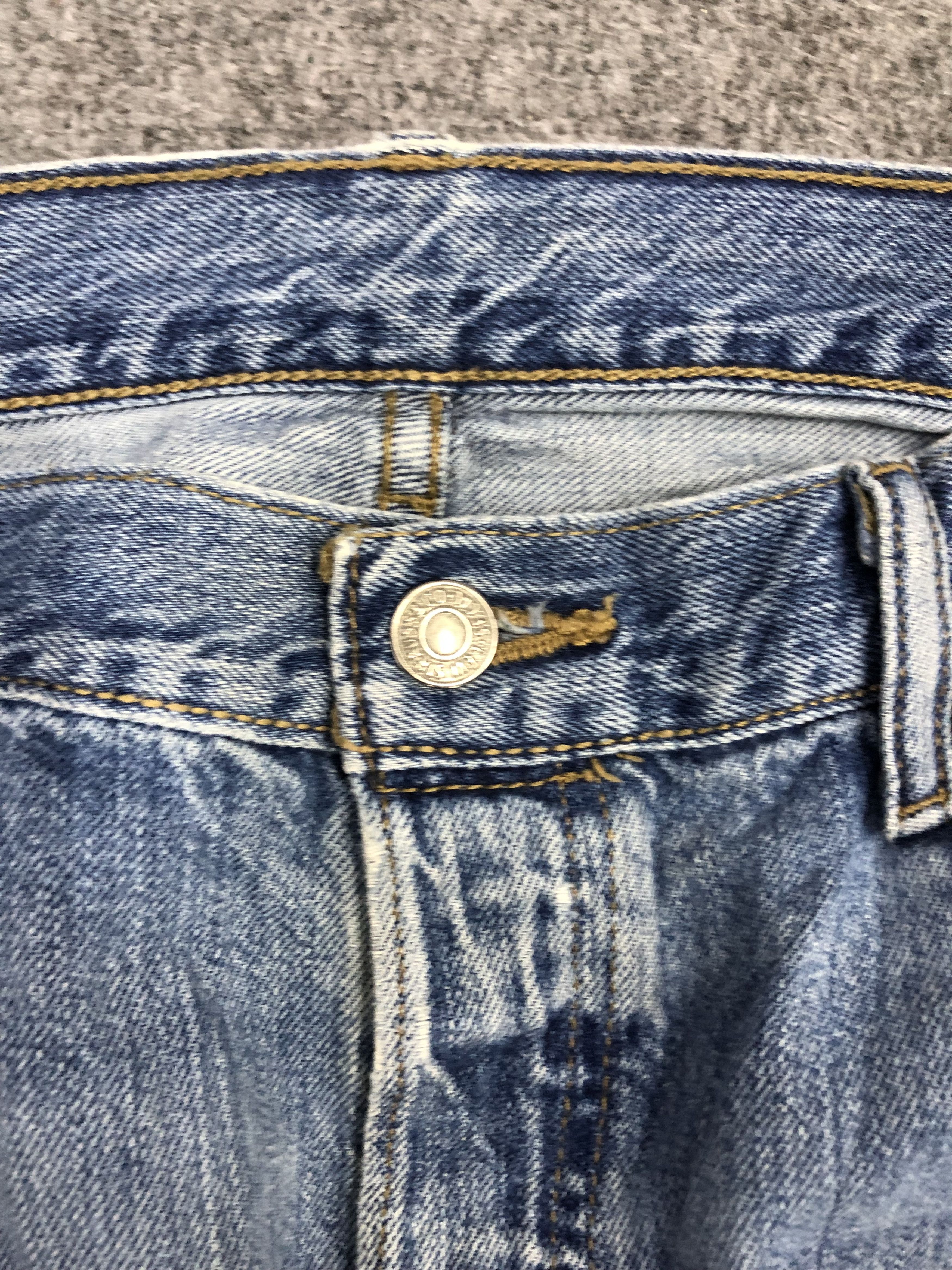 Levi's Vintage Levis 501 Light Wash Denim Jeans DP1214 Size US 30 / EU 46 - 9 Thumbnail