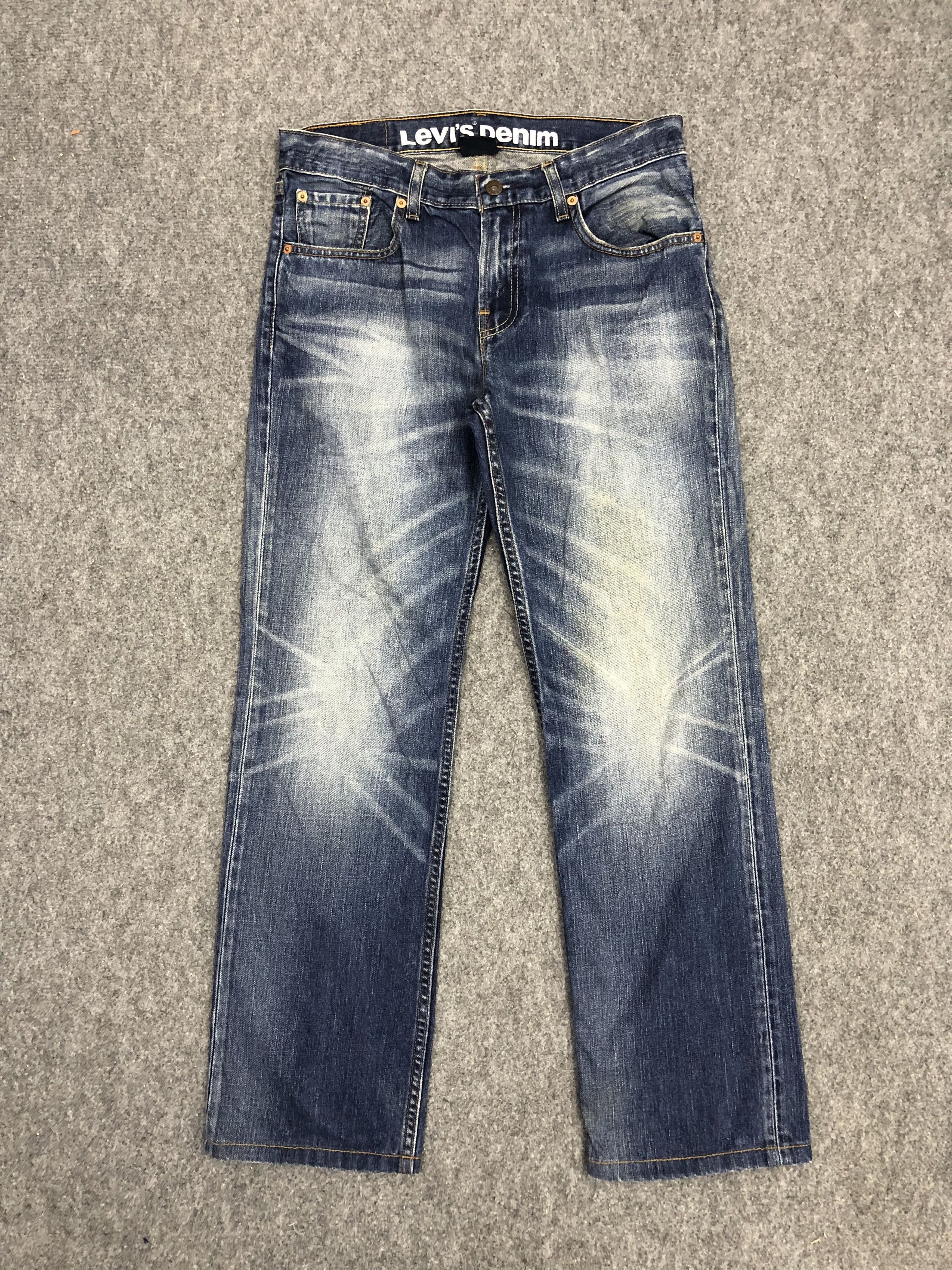 image of Sun Faded Levis Signature Jeans in Blue Denim, Men's (Size 31)