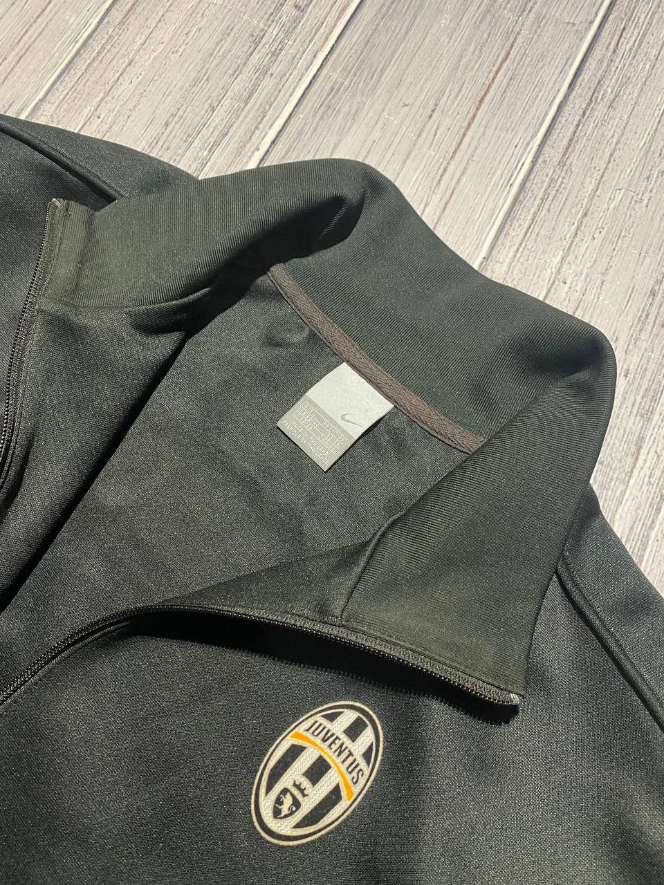 Nike Vintage Nike Juventus Training Jacket 00s Swoosh Big Logo Size US L / EU 52-54 / 3 - 5 Thumbnail