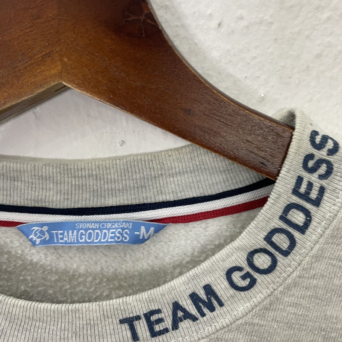 Japanese Brand Vintage Goddess Surf Big Logo Sweatshirt Size US M / EU 48-50 / 2 - 5 Thumbnail