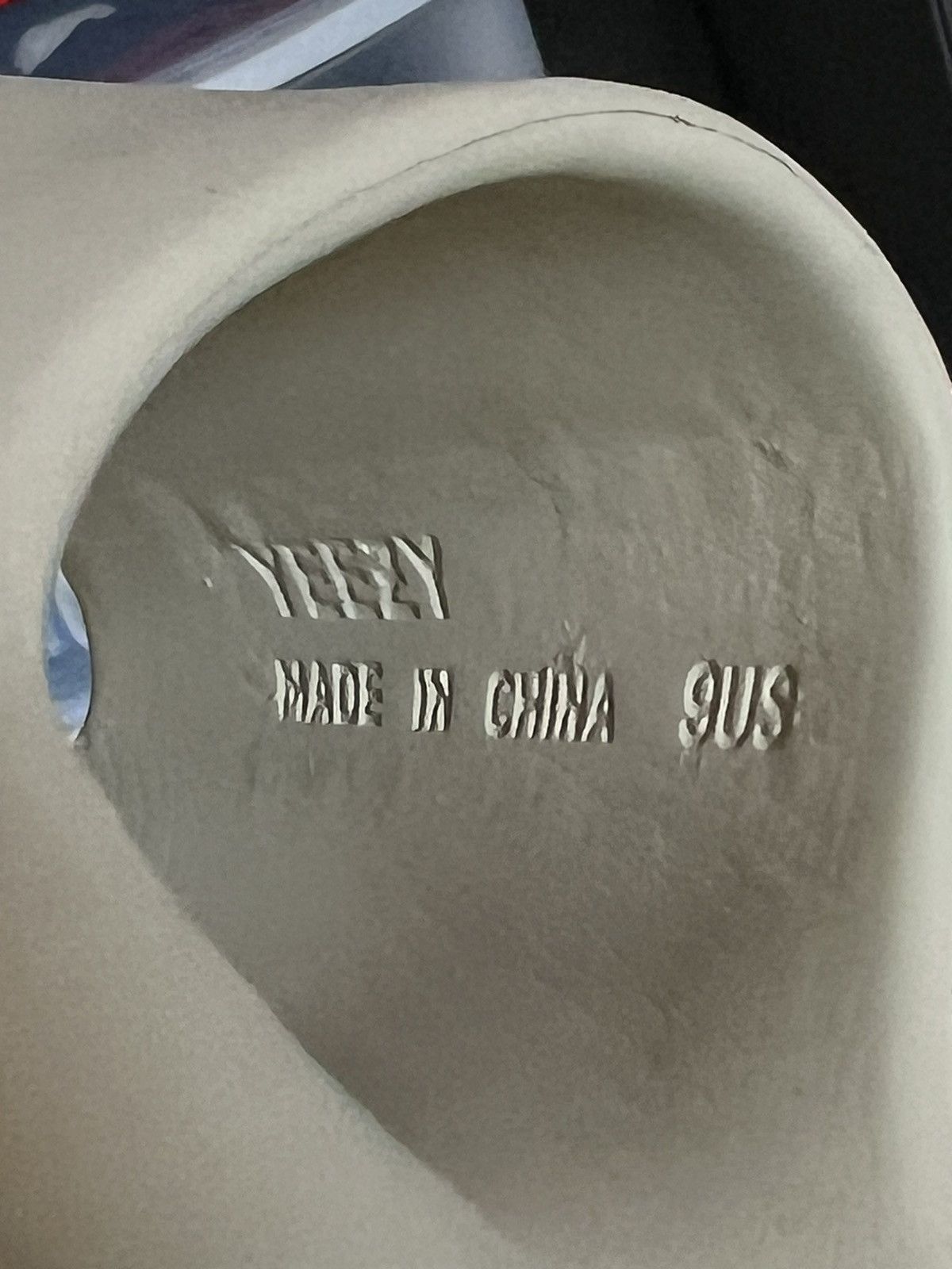 Adidas × Kanye West Yeezy Slides Bone Size US 9 / EU 42 - 8 Thumbnail