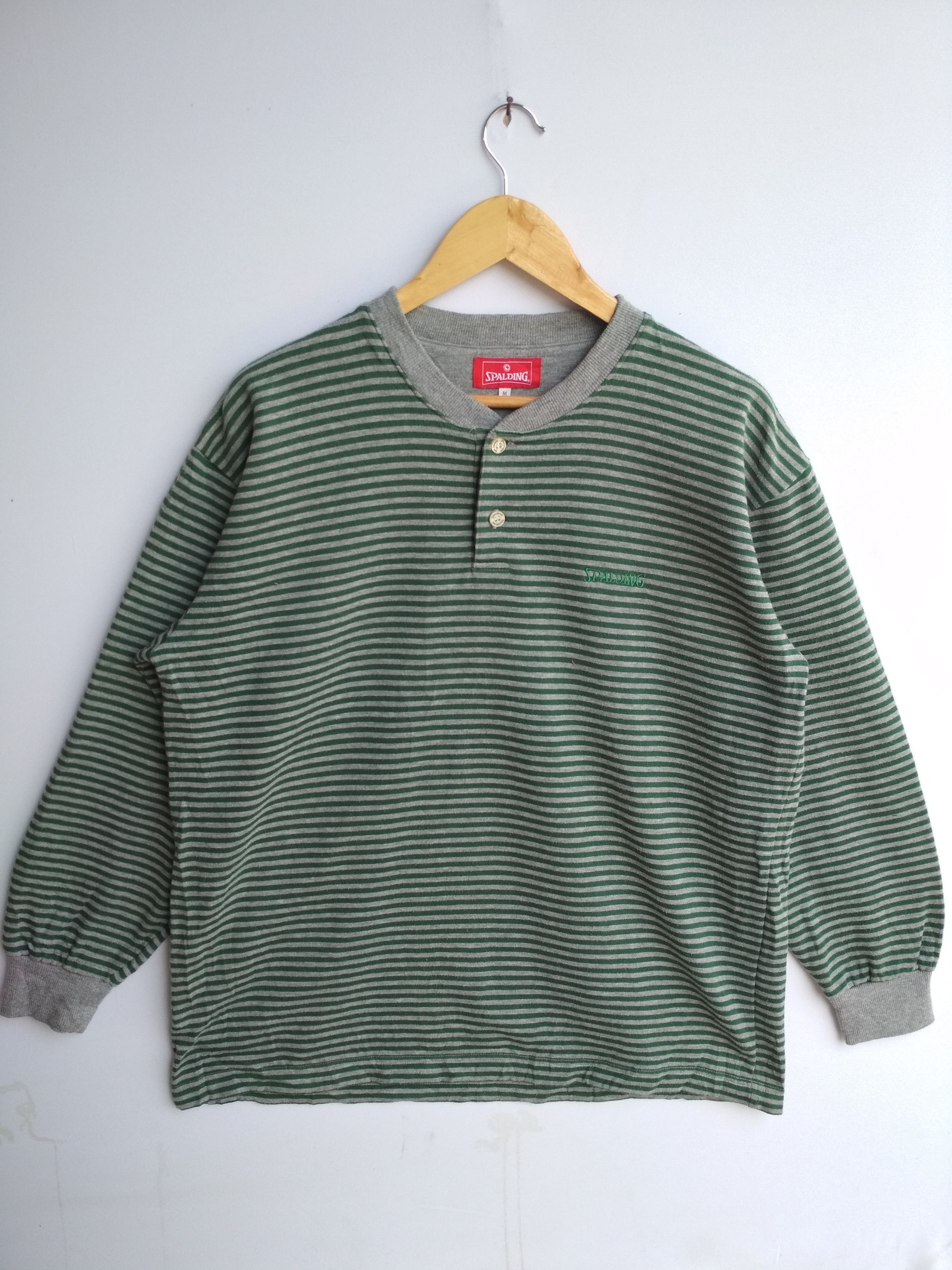 SPALDING STRIPE NECK BUTTON SWEATSHIRT