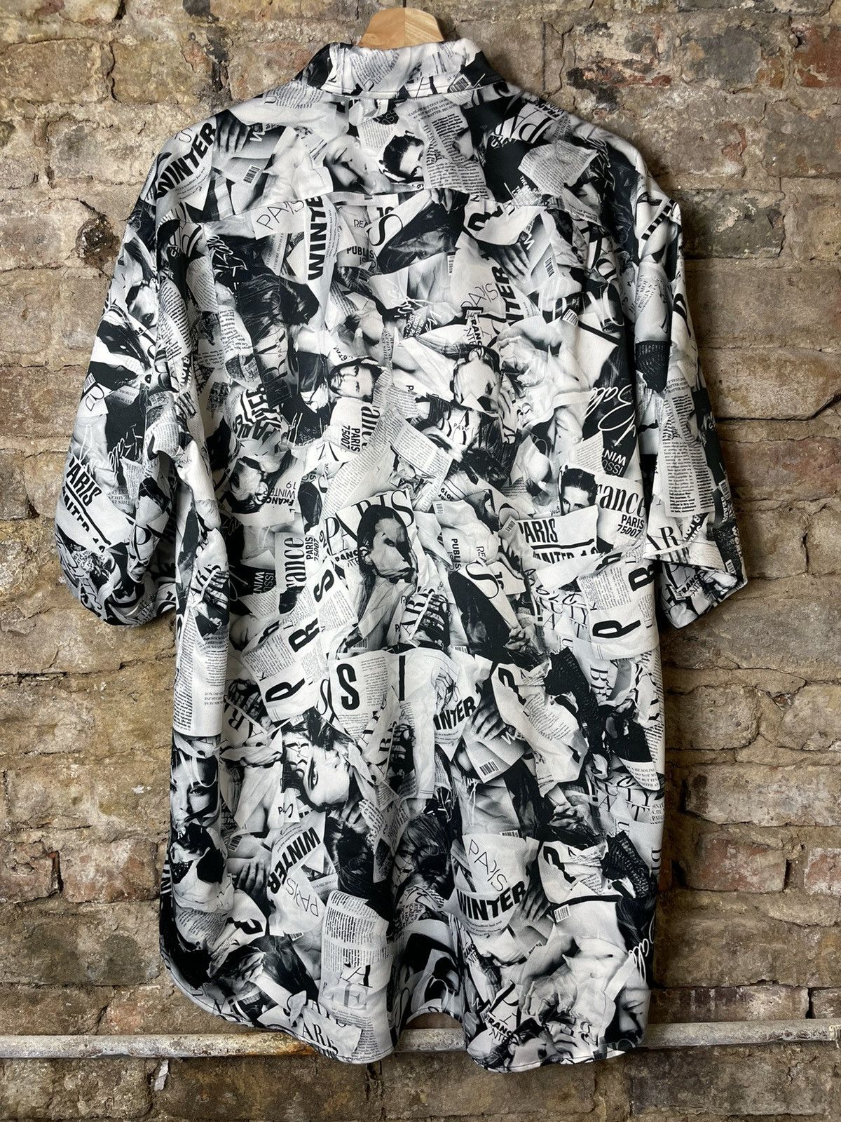 Balenciaga Balenciaga Newspaper Magazine Button Up Shirt - Size 39 Size US L / EU 52-54 / 3 - 3 Thumbnail