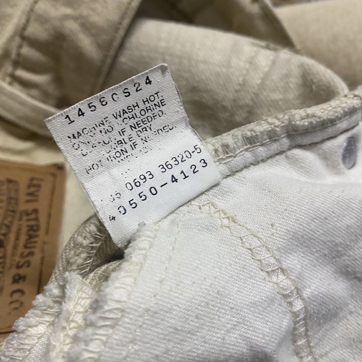 Levi's Vintage Levis 550 Orangetab Baggy Tappered Leg Jeans 33x35 Size US 33 - 16 Thumbnail