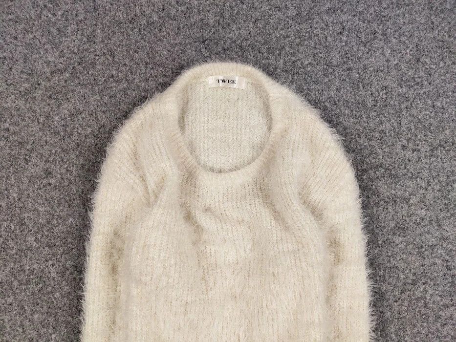 Japanese Brand Vintage Japanese White Mohair Style Fuzzy Y2K Sweater Size US S / EU 44-46 / 1 - 3 Thumbnail
