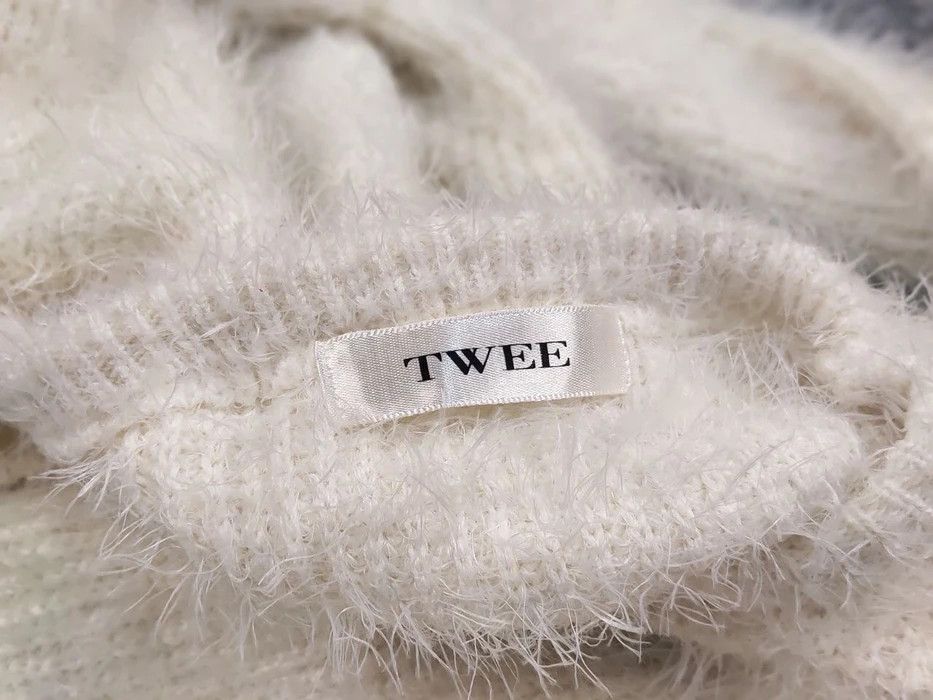 Japanese Brand Vintage Japanese White Mohair Style Fuzzy Y2K Sweater Size US S / EU 44-46 / 1 - 8 Thumbnail