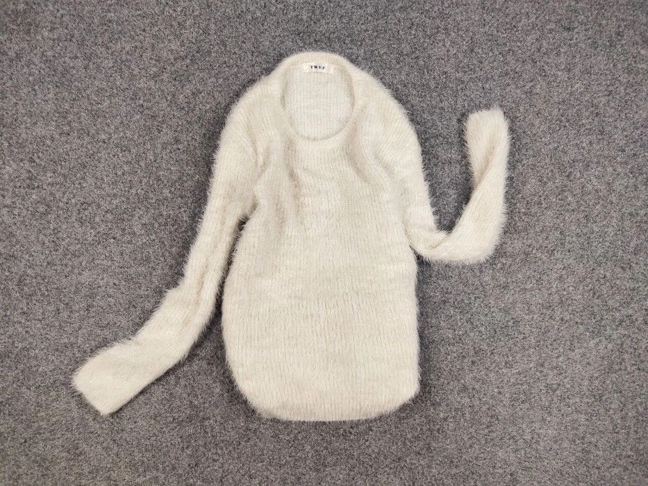 Japanese Brand Vintage Japanese White Mohair Style Fuzzy Y2K Sweater Size US S / EU 44-46 / 1 - 5 Thumbnail