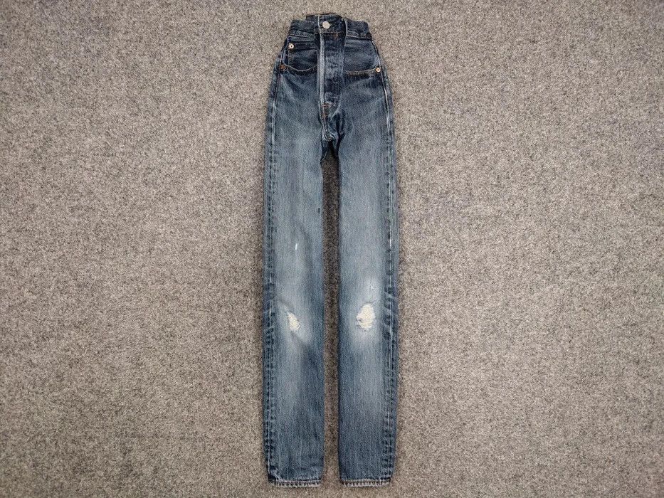Vintage 90's levis 501 Distressed Denim Blue Washed Jeans