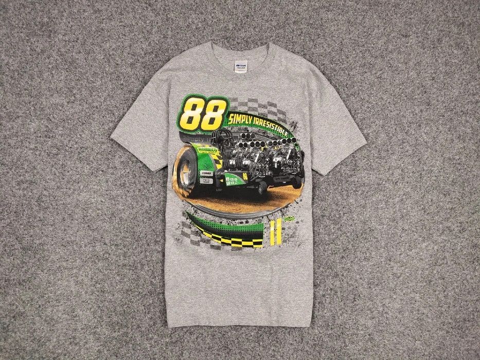 NASCAR Vintage Nascar Tractor Pulling simply irresistible T shirt Size US L / EU 52-54 / 3 - 1 Thumbnail